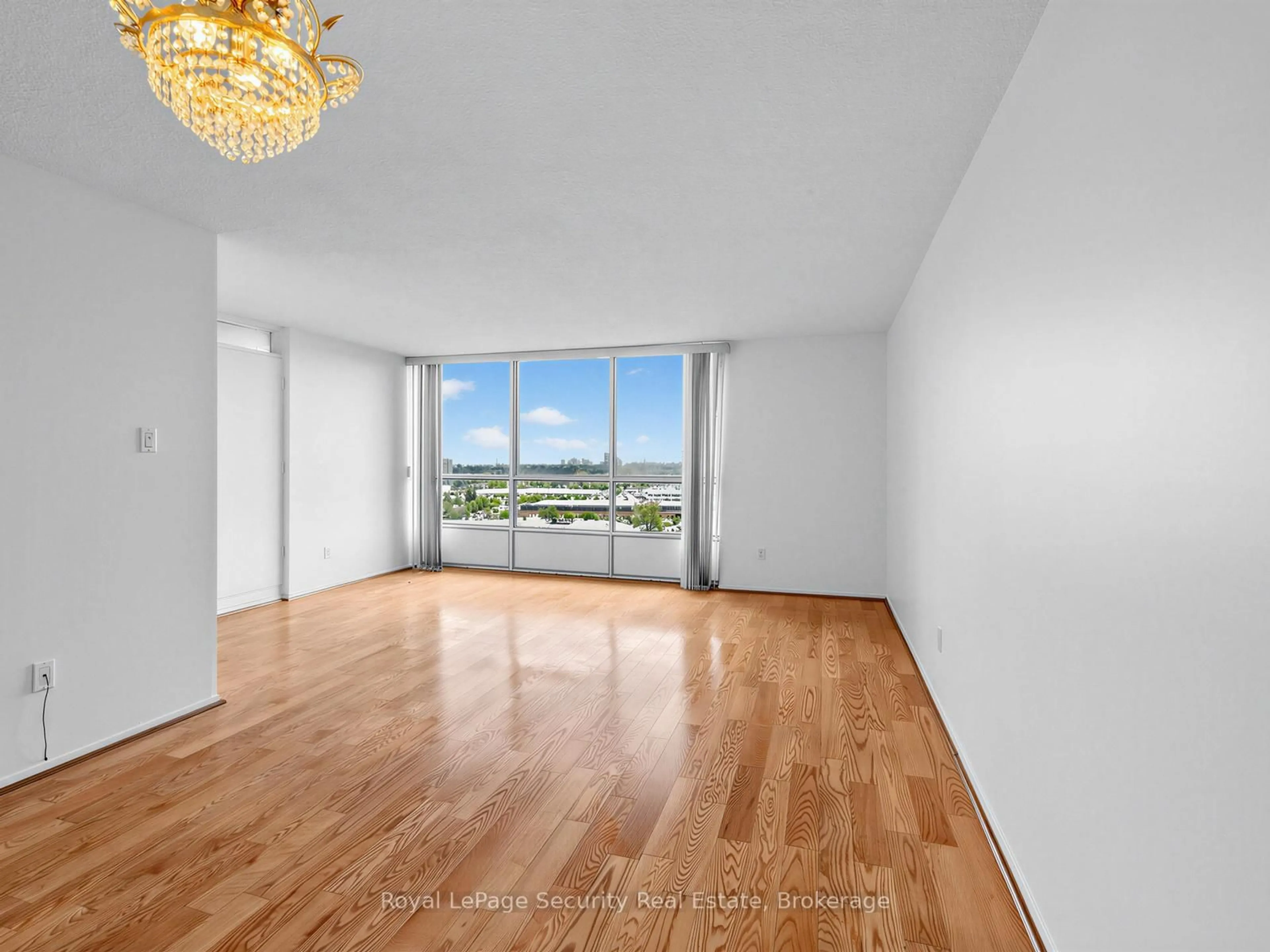A pic of a room for 10 Martha Eaton Way #1702, Toronto Ontario M6M 5B3