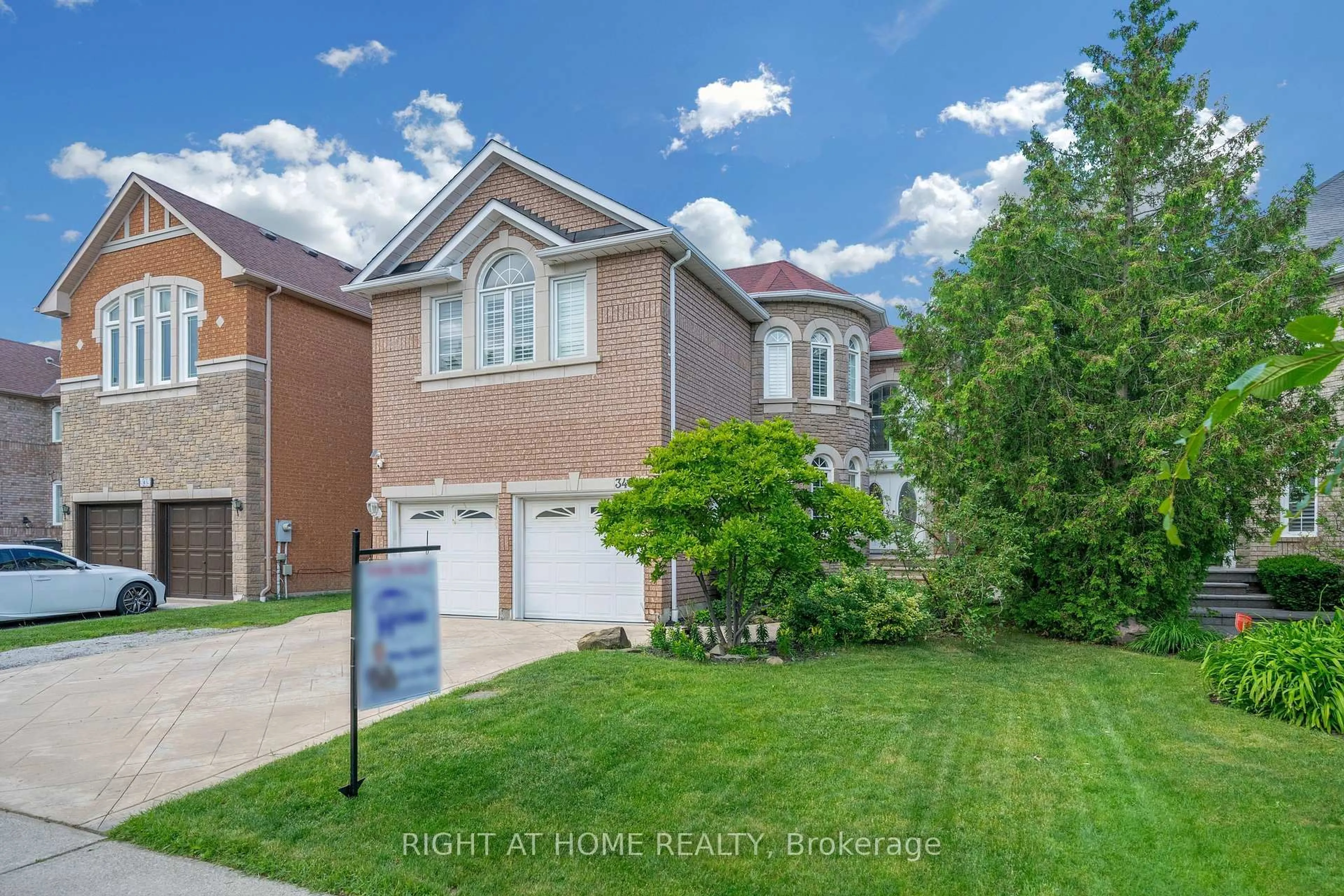 Home with brick exterior material, street for 343 Bristol Rd, Mississauga Ontario L4Z 3V6