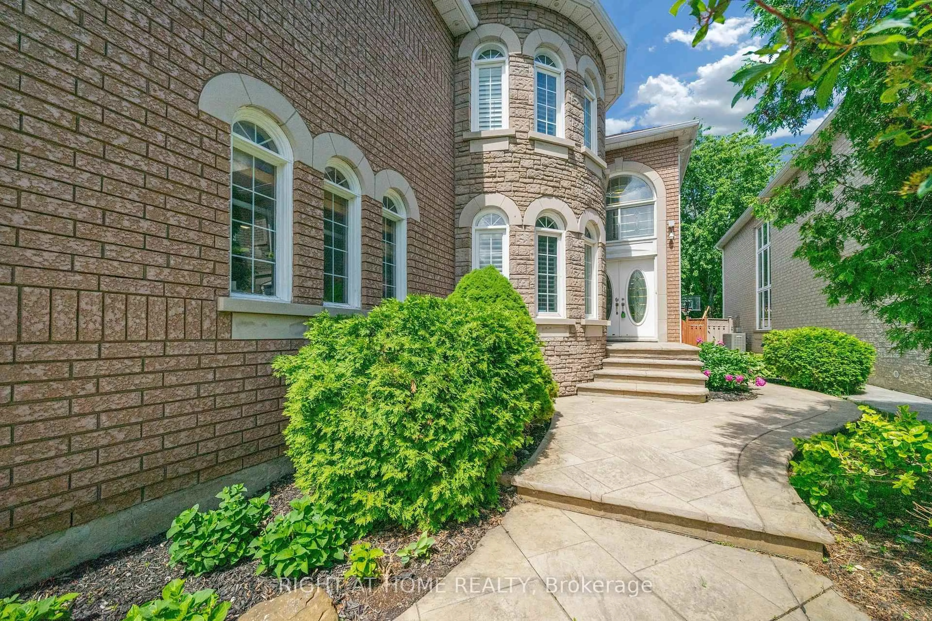 Home with brick exterior material, street for 343 Bristol Rd, Mississauga Ontario L4Z 3V6