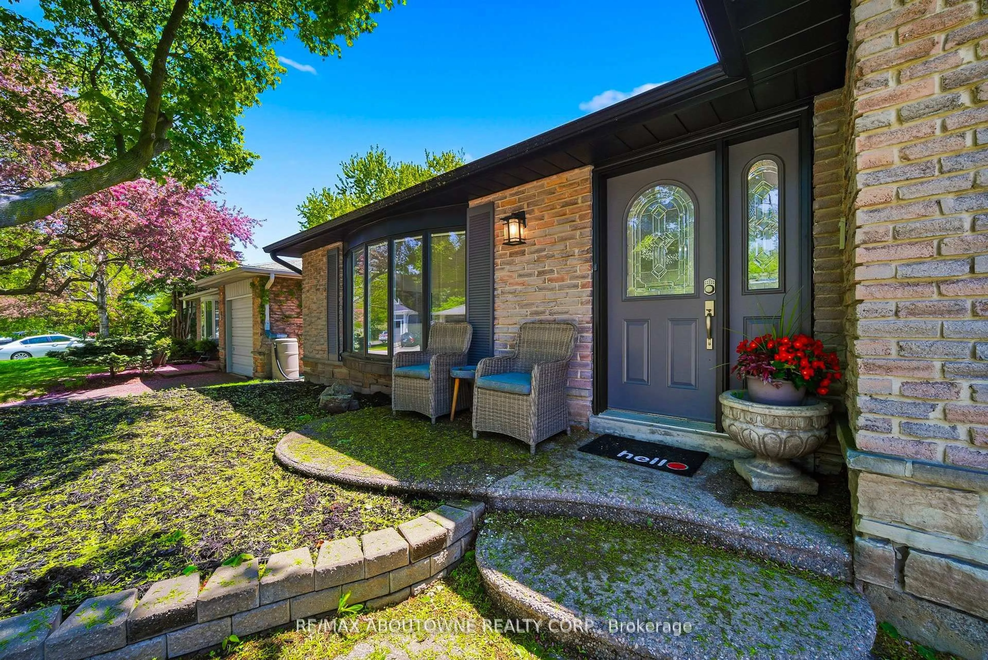 Unknown for 2306 Devon Rd, Oakville Ontario L6J 5R4