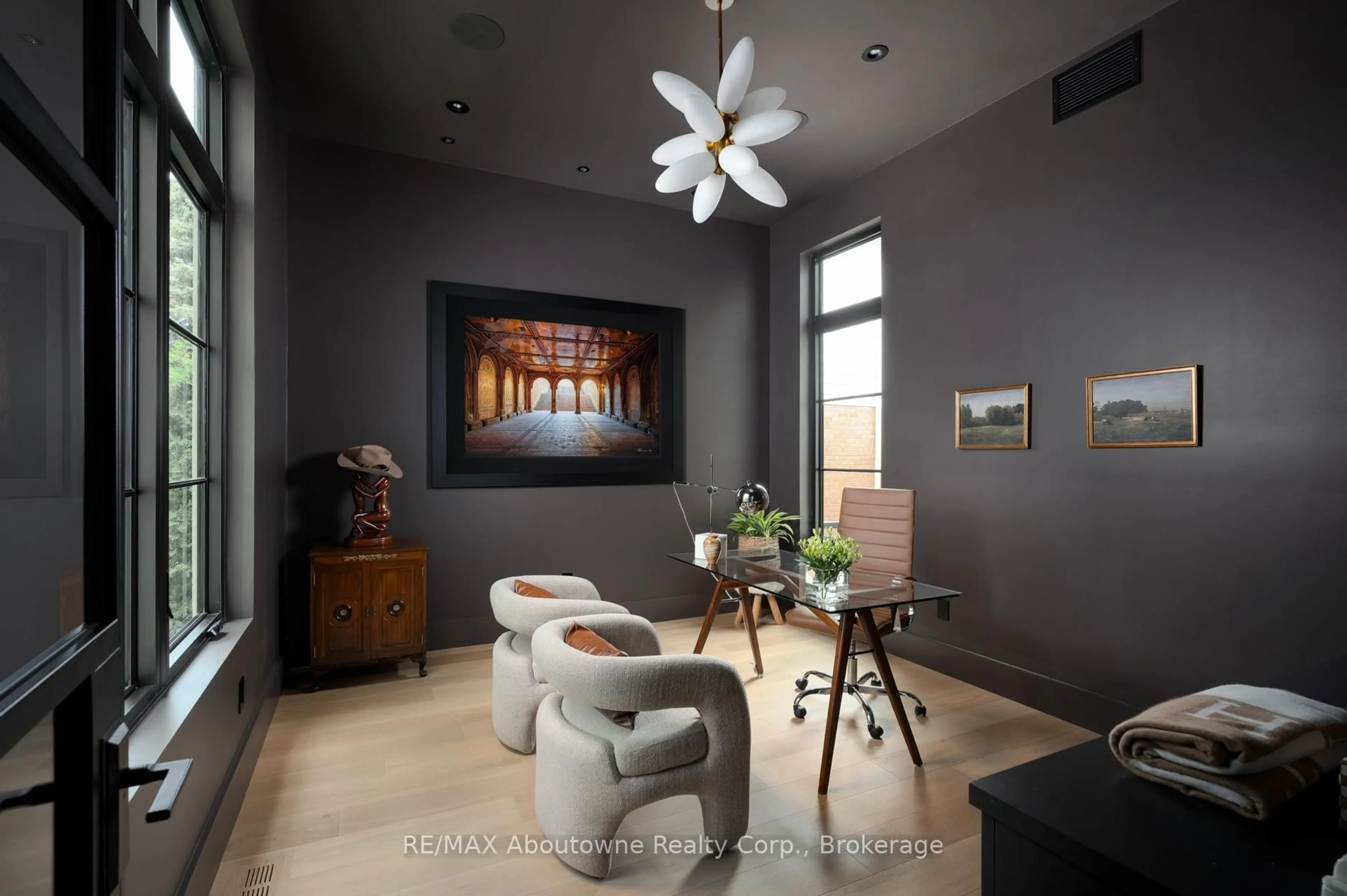 Unknown for 203 Weybourne Rd, Oakville Ontario L6K 2T7