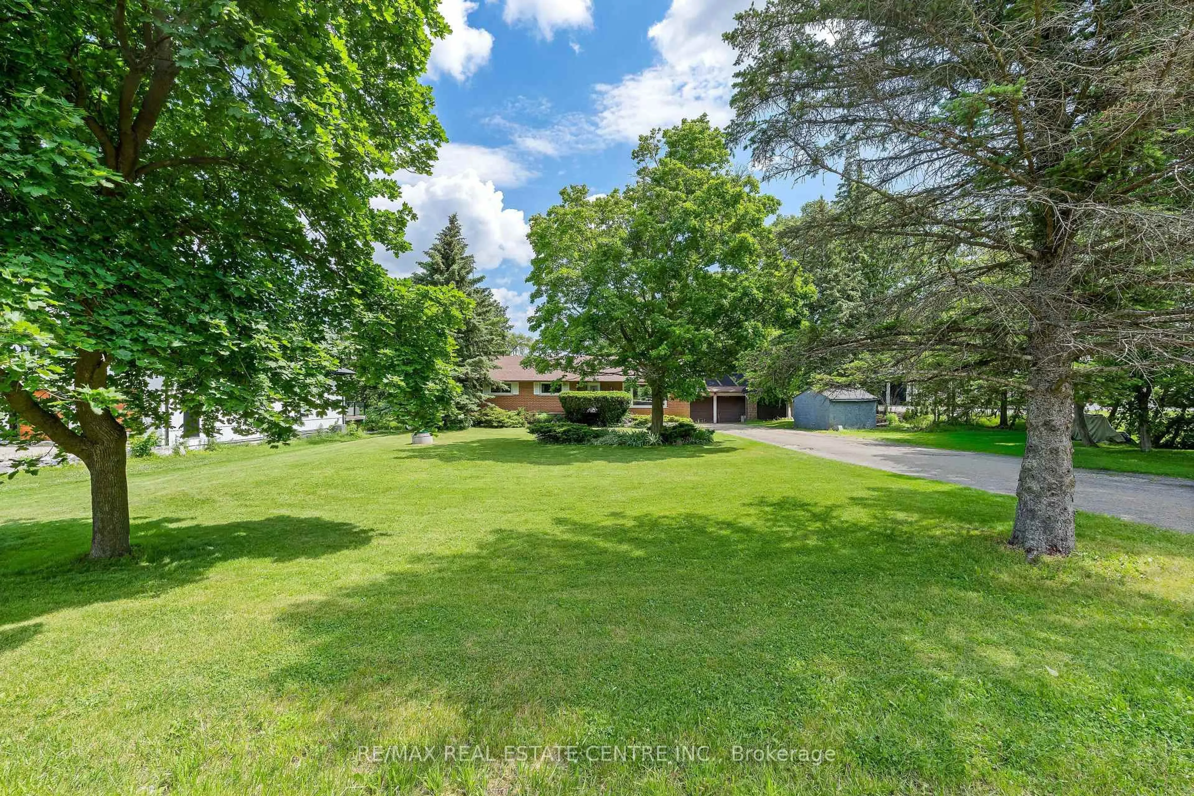 A pic from outside/outdoor area/front of a property/back of a property/a pic from drone, water/lake/river/ocean view for 9409 Eighth Line, Halton Hills Ontario L7G 4S5
