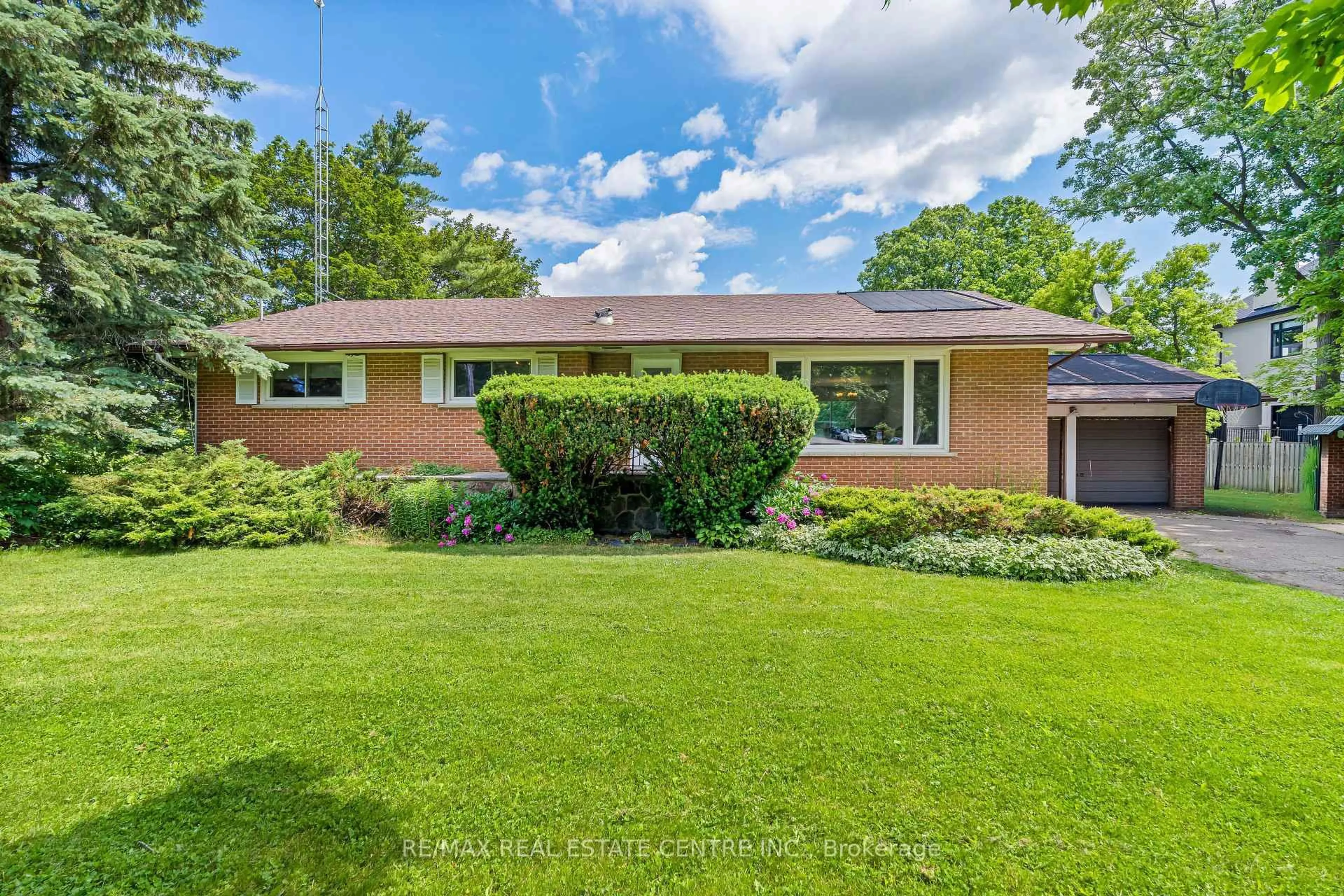 Home with brick exterior material, street for 9409 Eighth Line, Halton Hills Ontario L7G 4S5