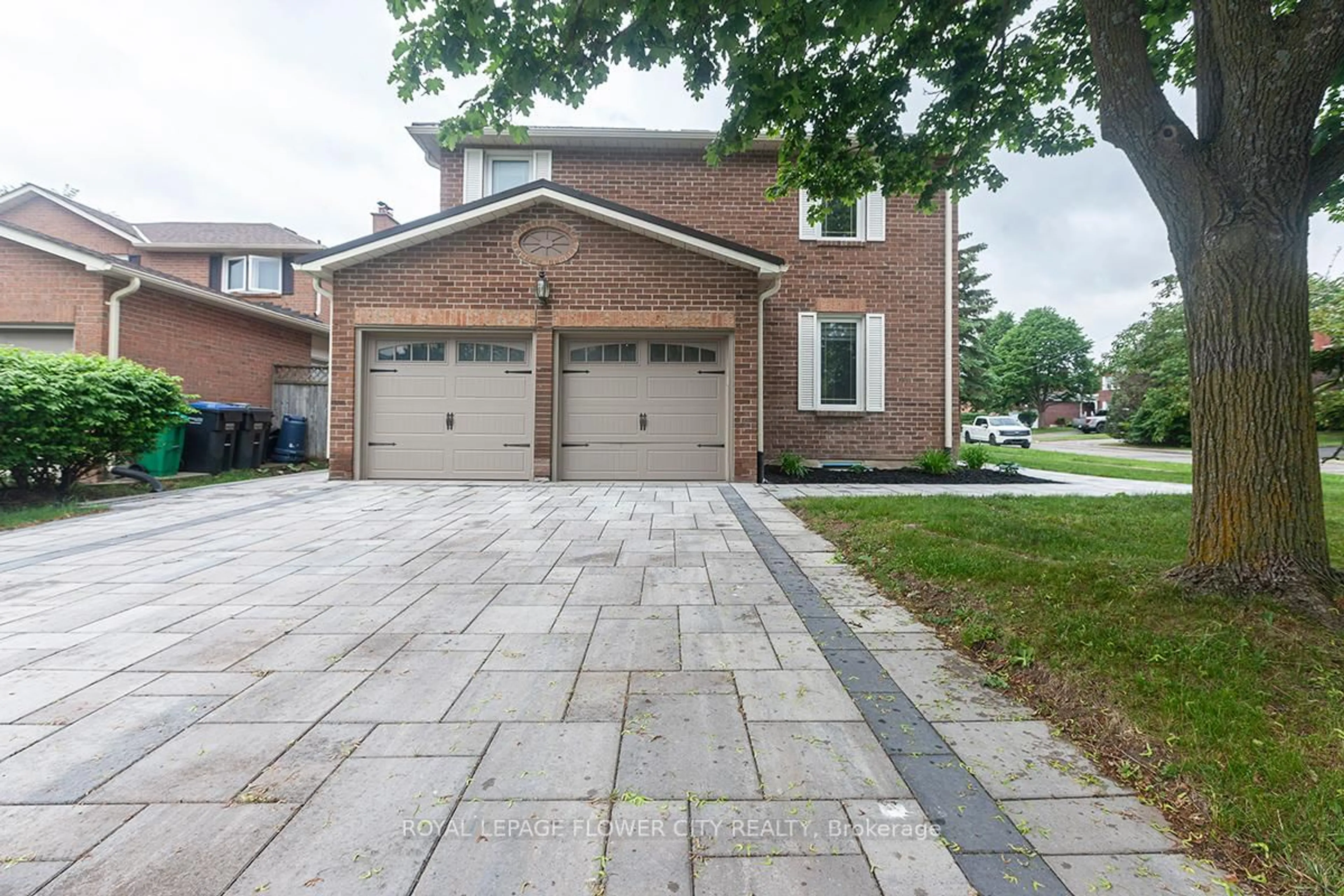 Home with brick exterior material, street for 1 St Michaels Cres, Caledon Ontario L7E 5Z6