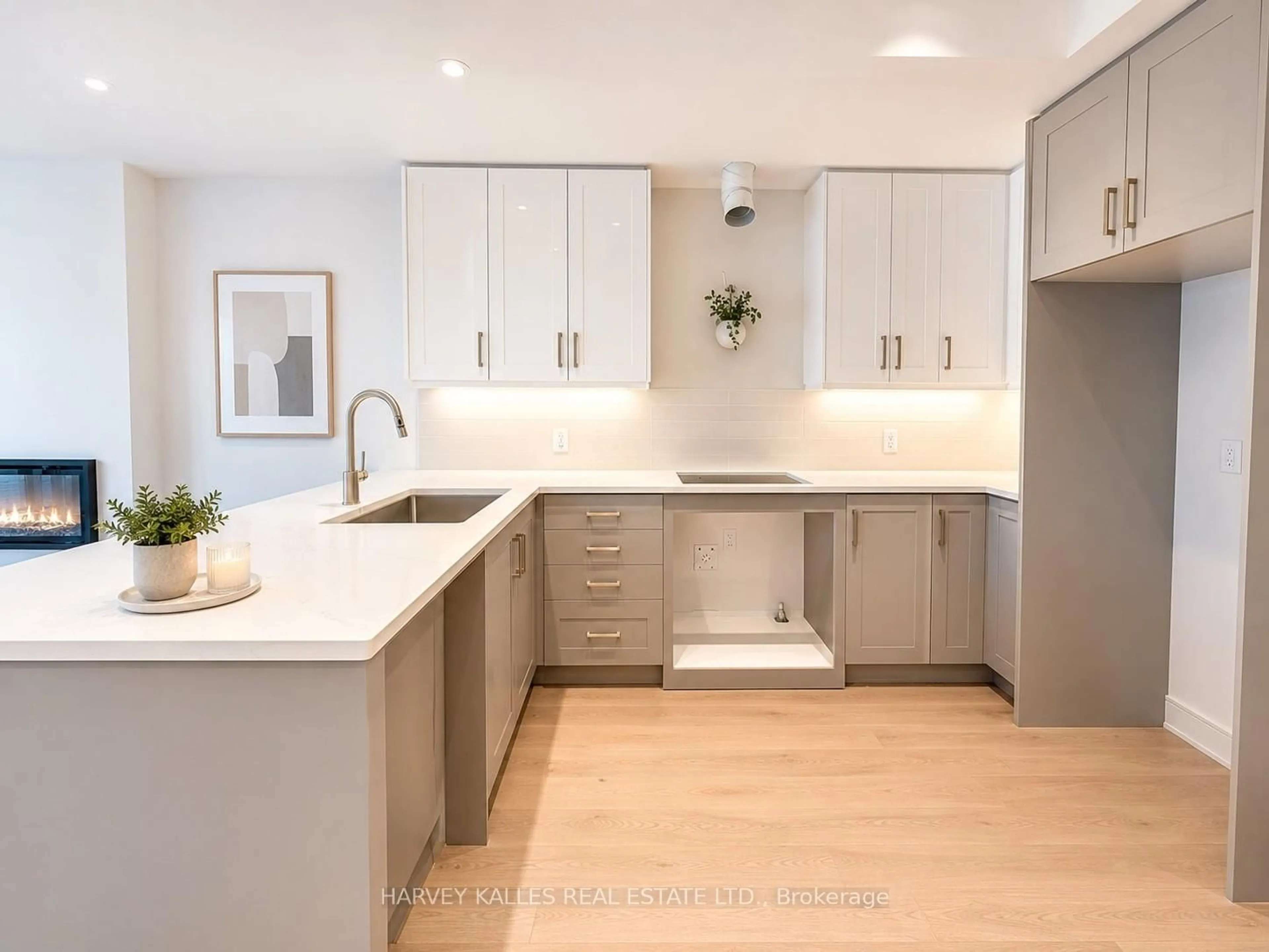 Contemporary kitchen, unknown for 19 Innes Ave, Toronto Ontario M6E 0B2