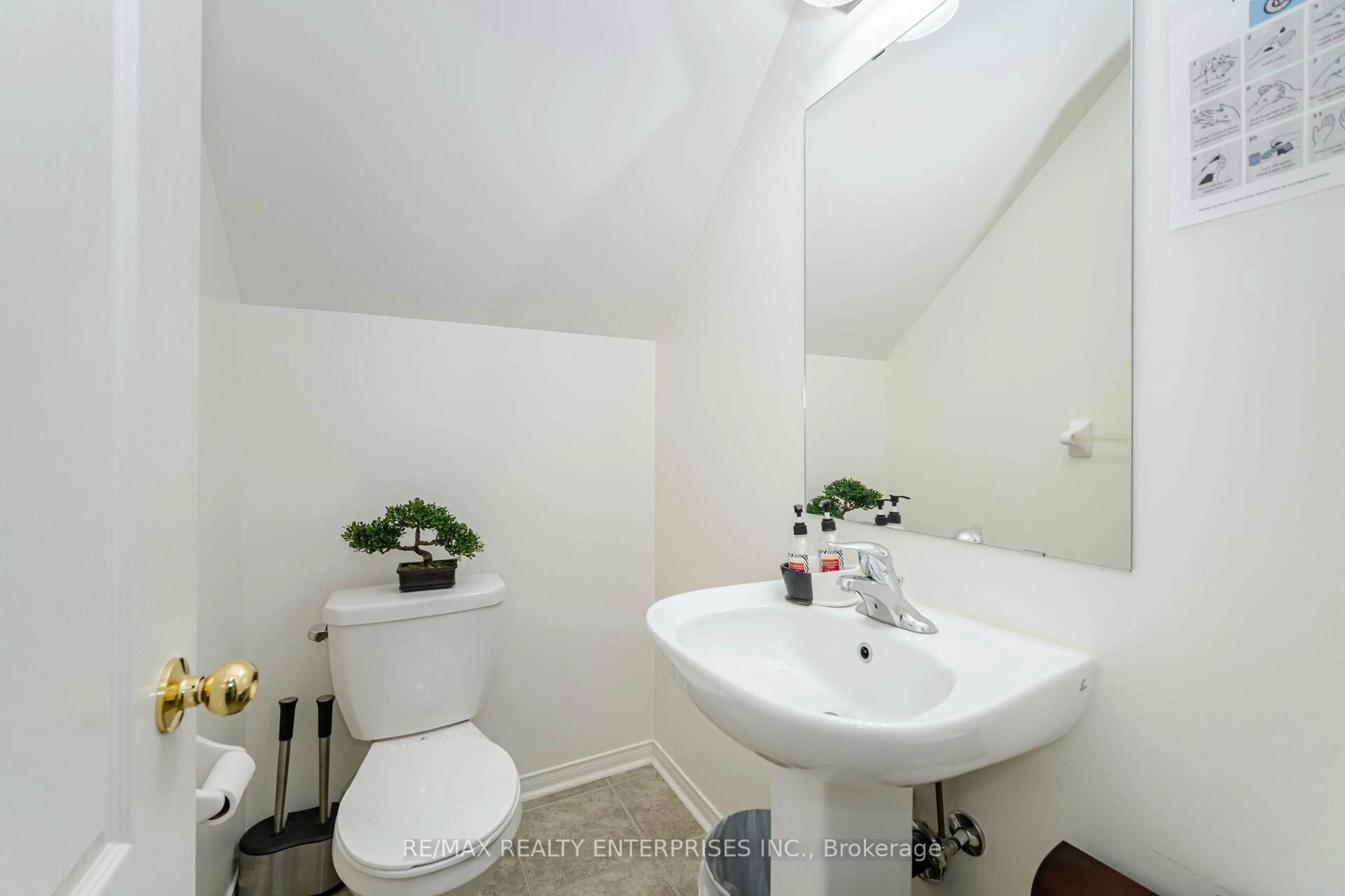 Standard bathroom, unknown for 3375 Thomas St #3,4, Mississauga Ontario L5M 0P7