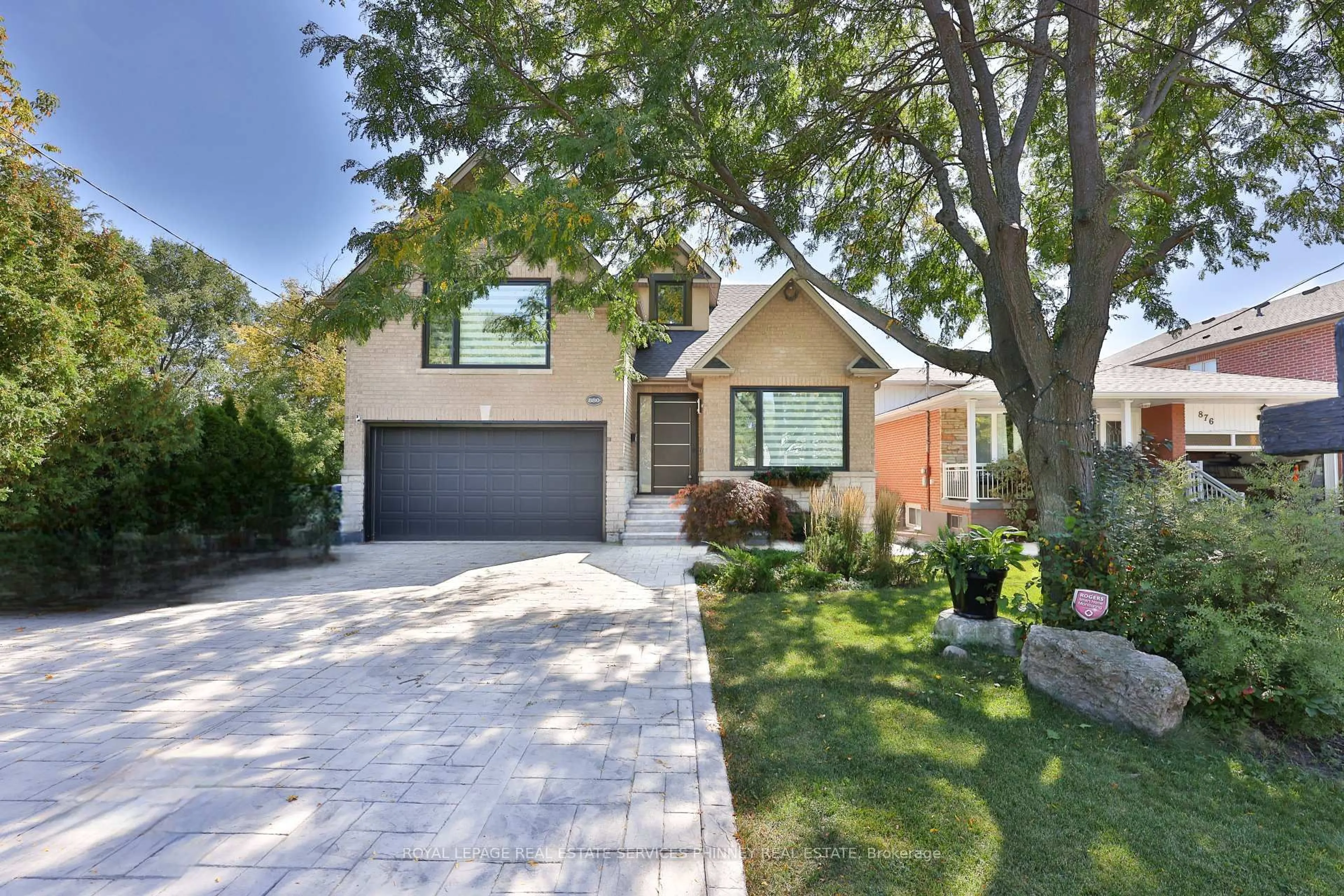 Home with brick exterior material, street for 880 6th St, Mississauga Ontario L5E 1N6