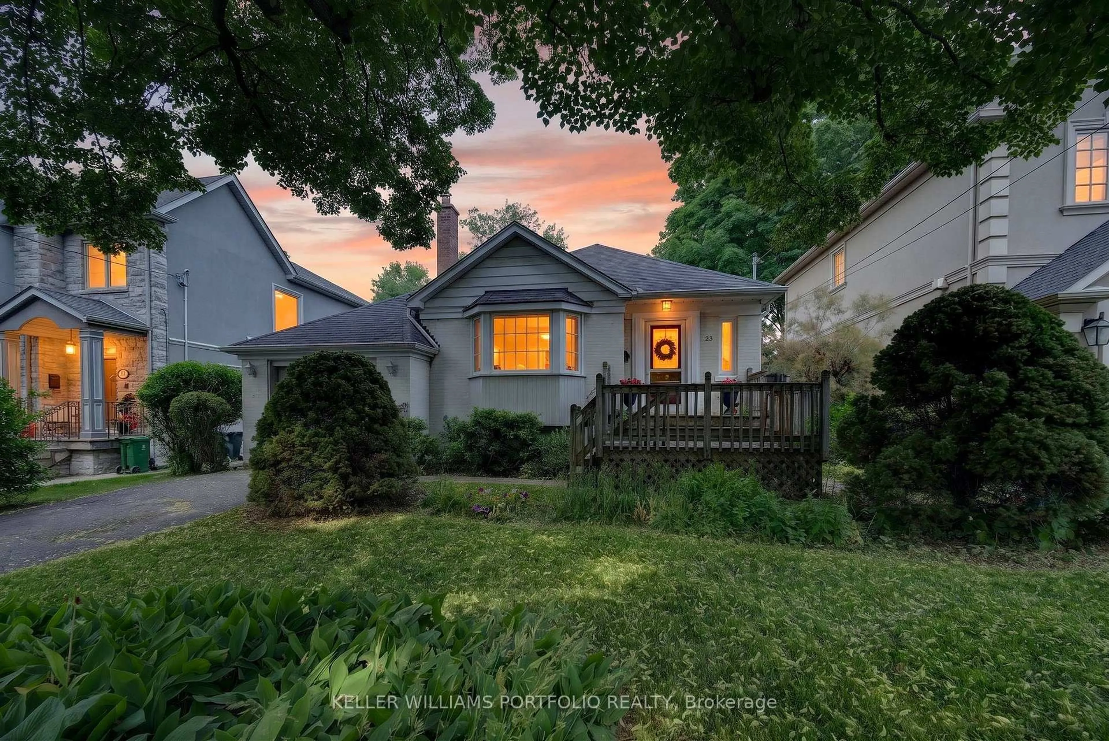 A pic from outside/outdoor area/front of a property/back of a property/a pic from drone, street for 23 Ashbourne Dr, Toronto Ontario M9B 4H1