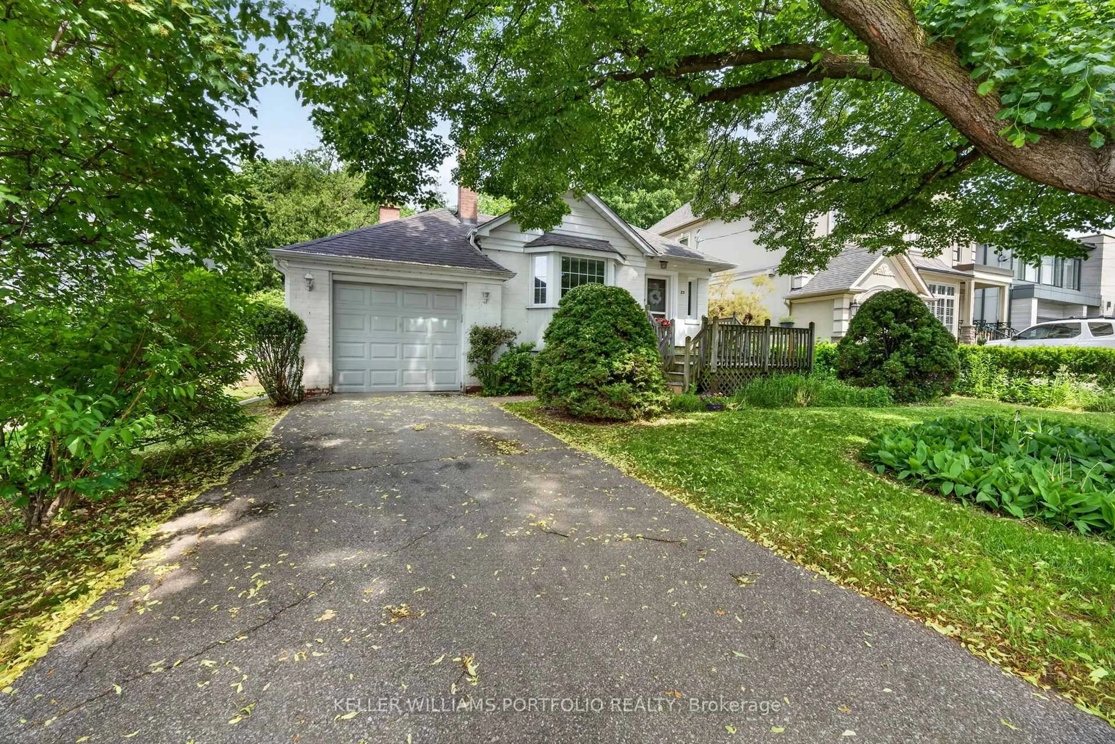 A pic from outside/outdoor area/front of a property/back of a property/a pic from drone, street for 23 Ashbourne Dr, Toronto Ontario M9B 4H1