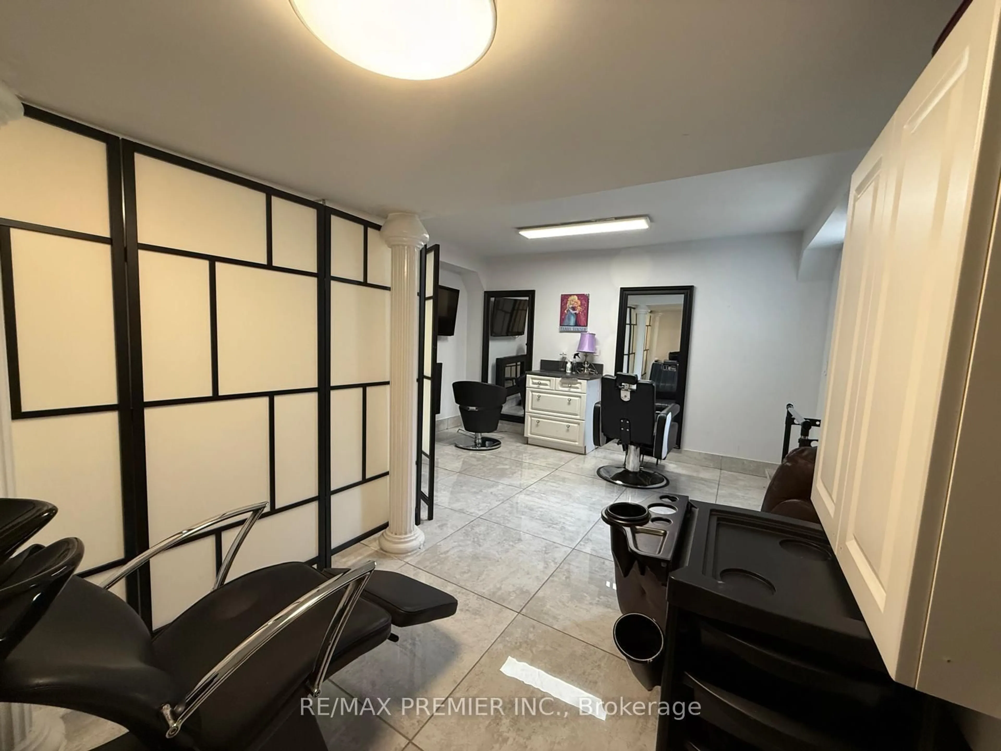 Unknown for 55 Deerpark Cres, Brampton Ontario L6X 2T6