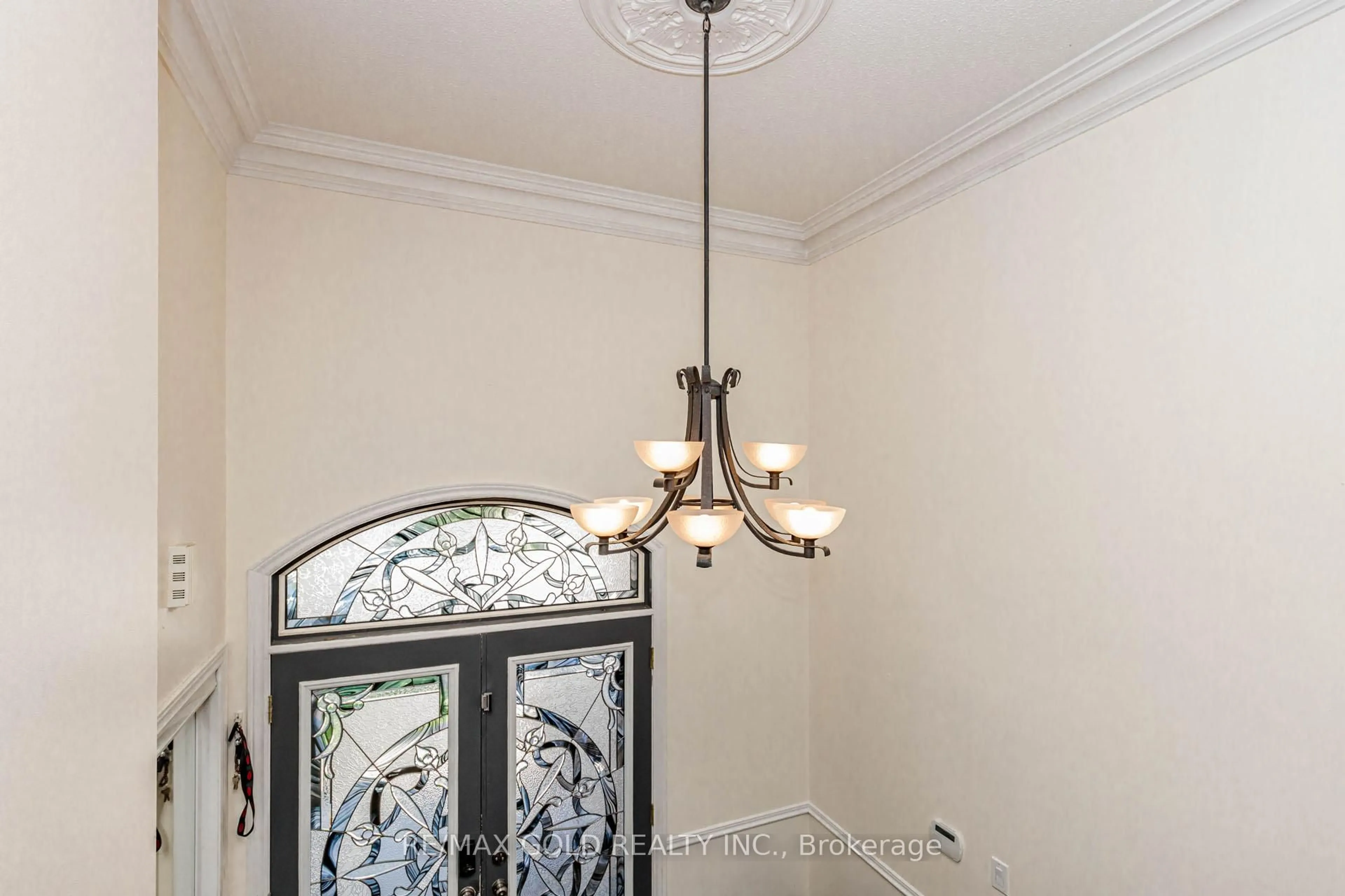 Indoor entryway for 548 Fernforest Dr, Brampton Ontario L6R 0V8