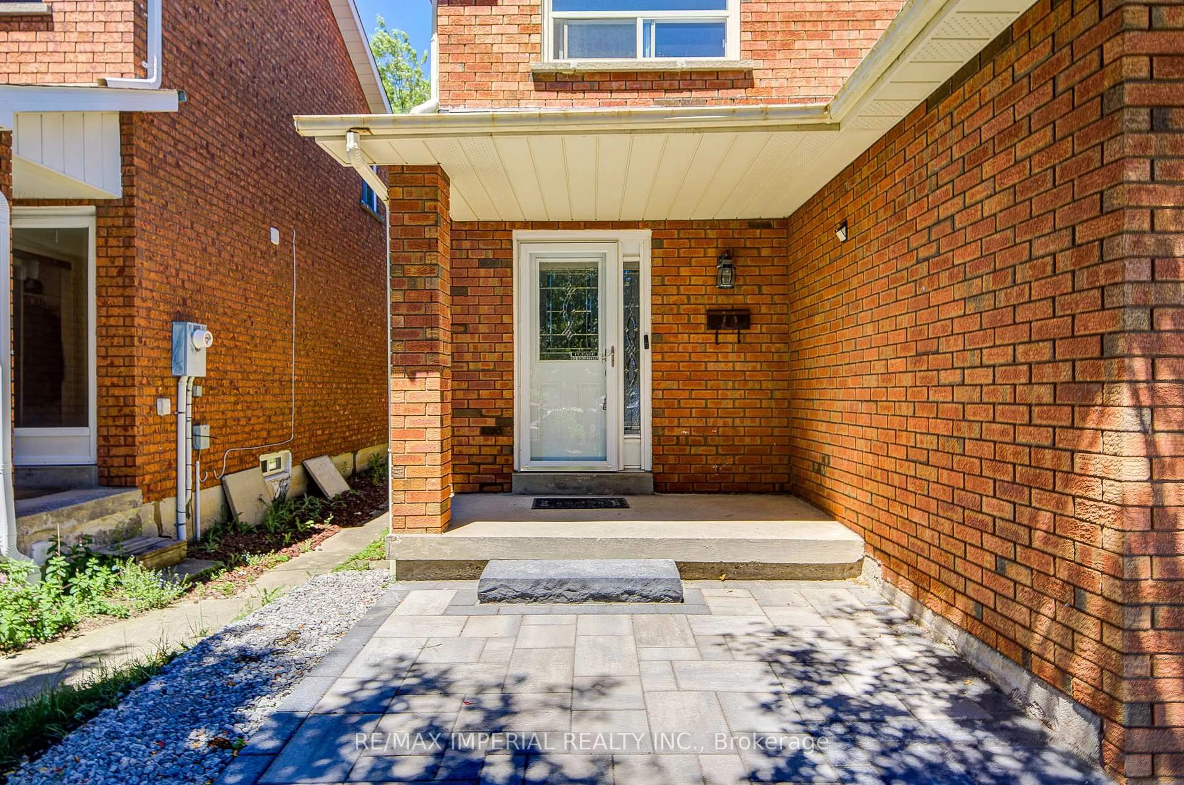 Home with brick exterior material, street for 3377 Hargrove Rd, Mississauga Ontario L5L 4E6
