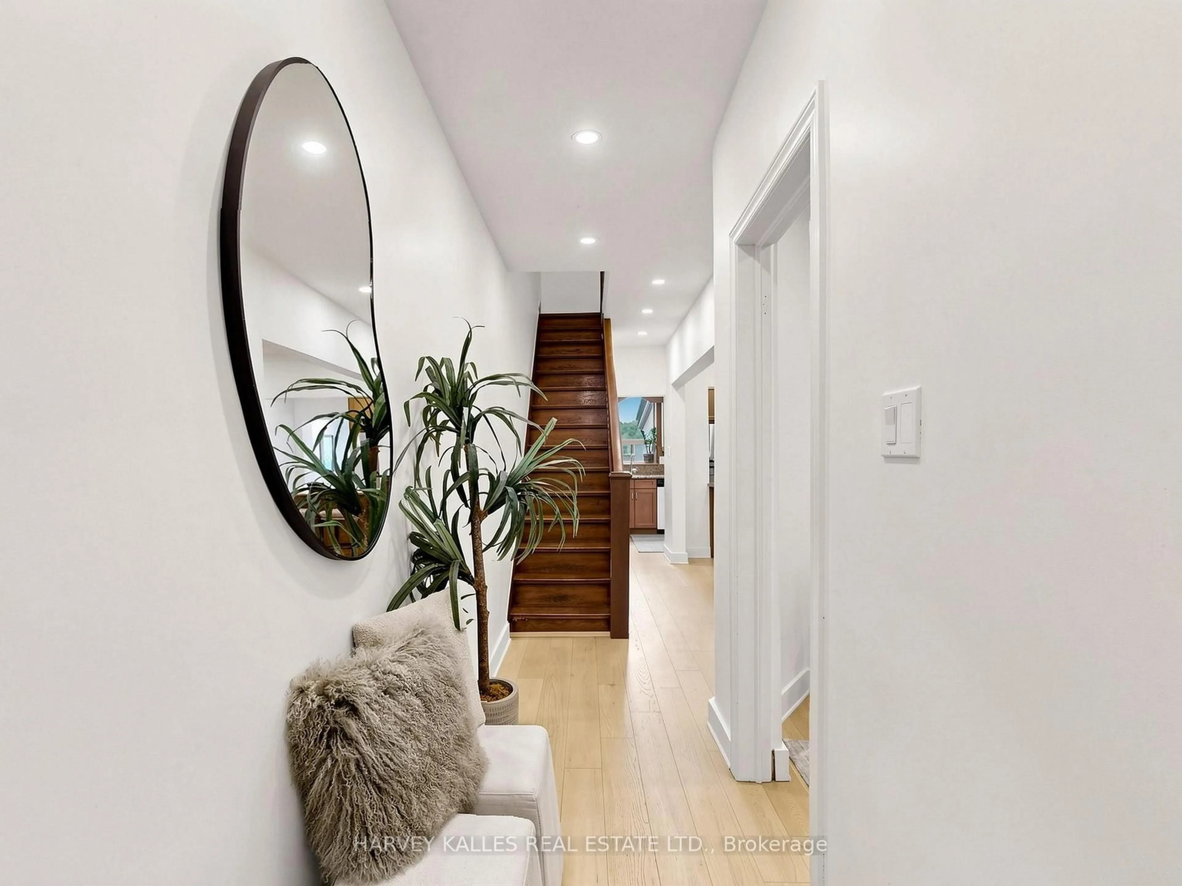 Indoor entryway for 108 Caledonia Rd, Toronto Ontario M6E 4S7