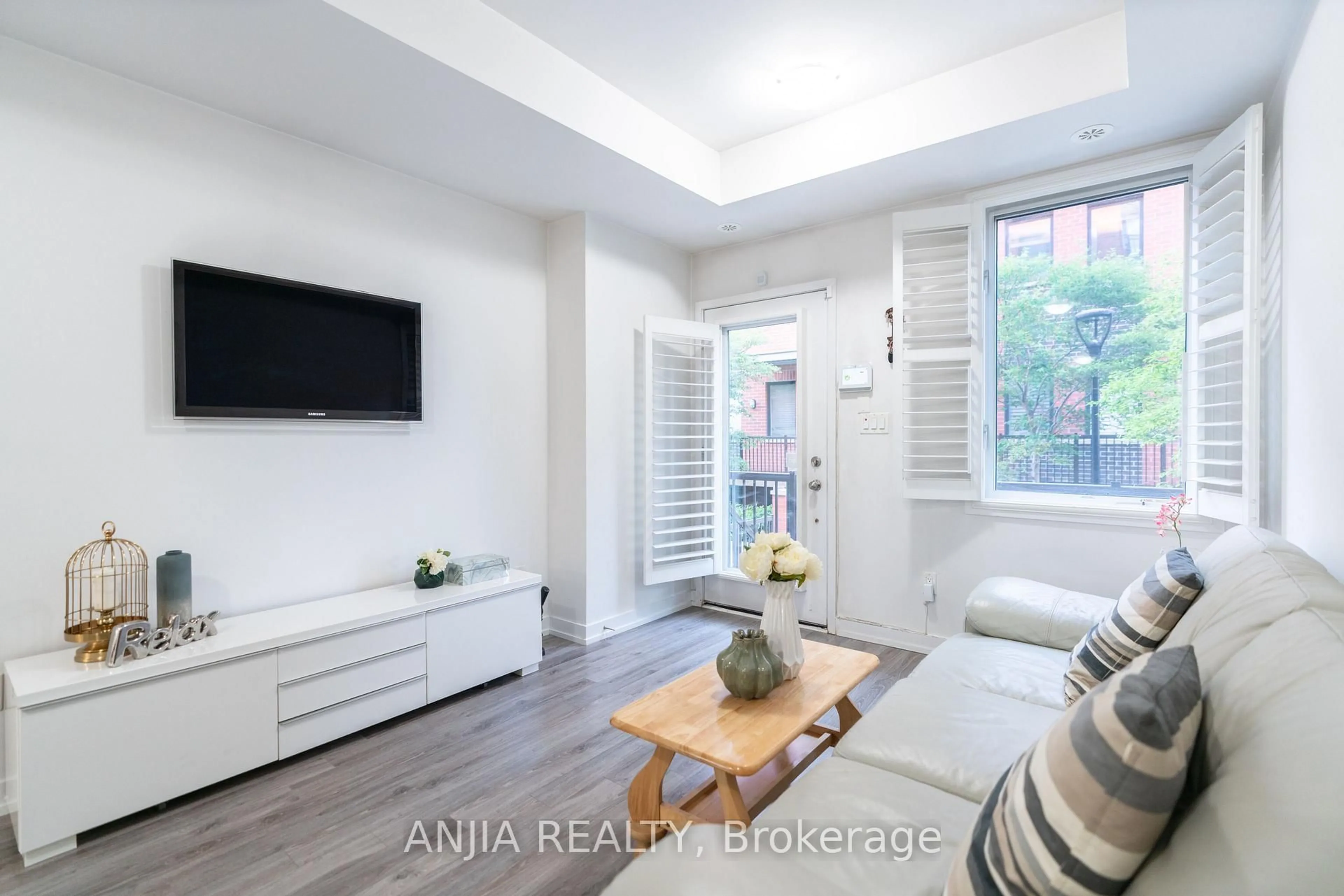 Unknown for 869 Wilson Ave #33, Toronto Ontario M3K 0A4