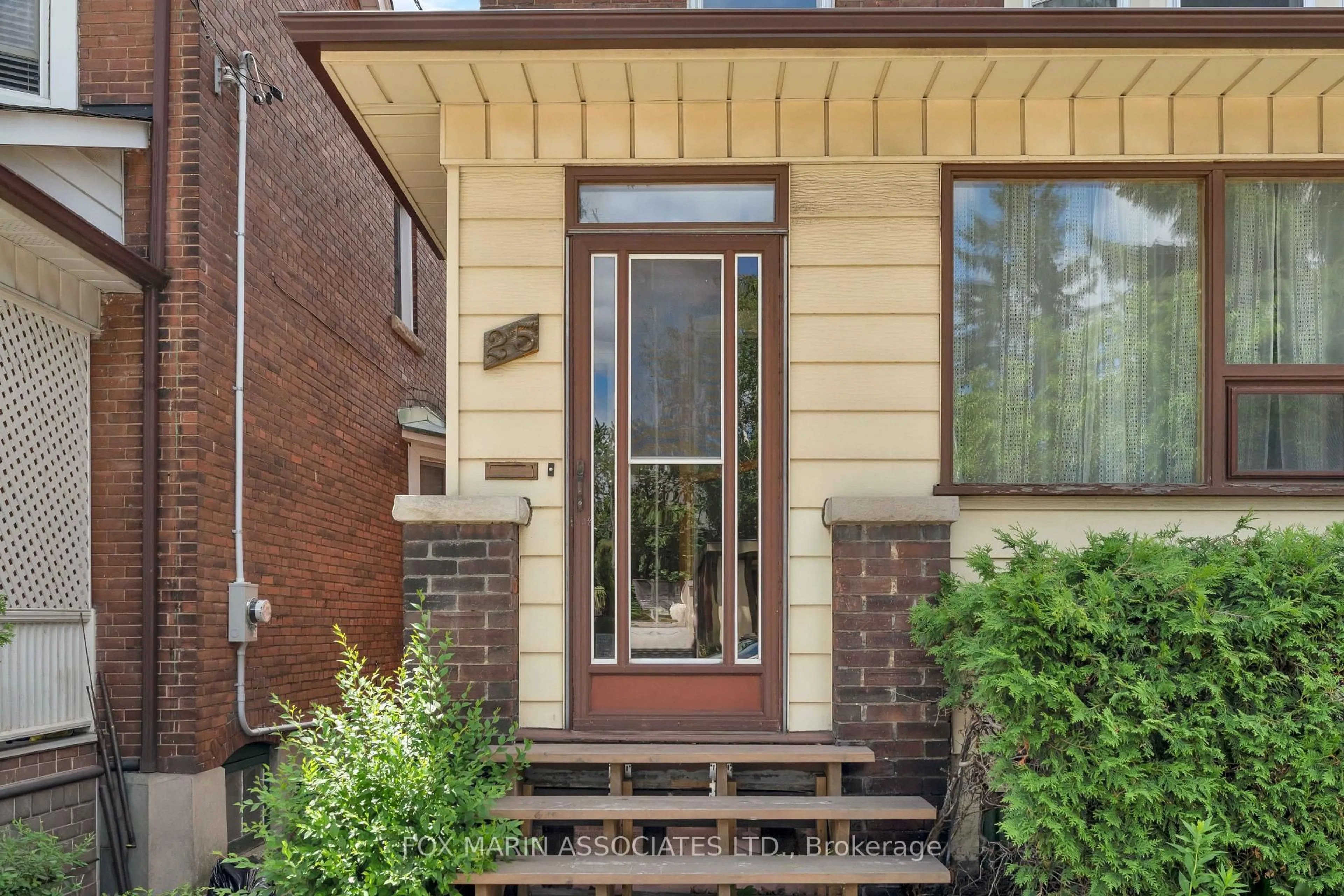 Home with brick exterior material, street for 25 Wanda Rd, Toronto Ontario M6P 1C4