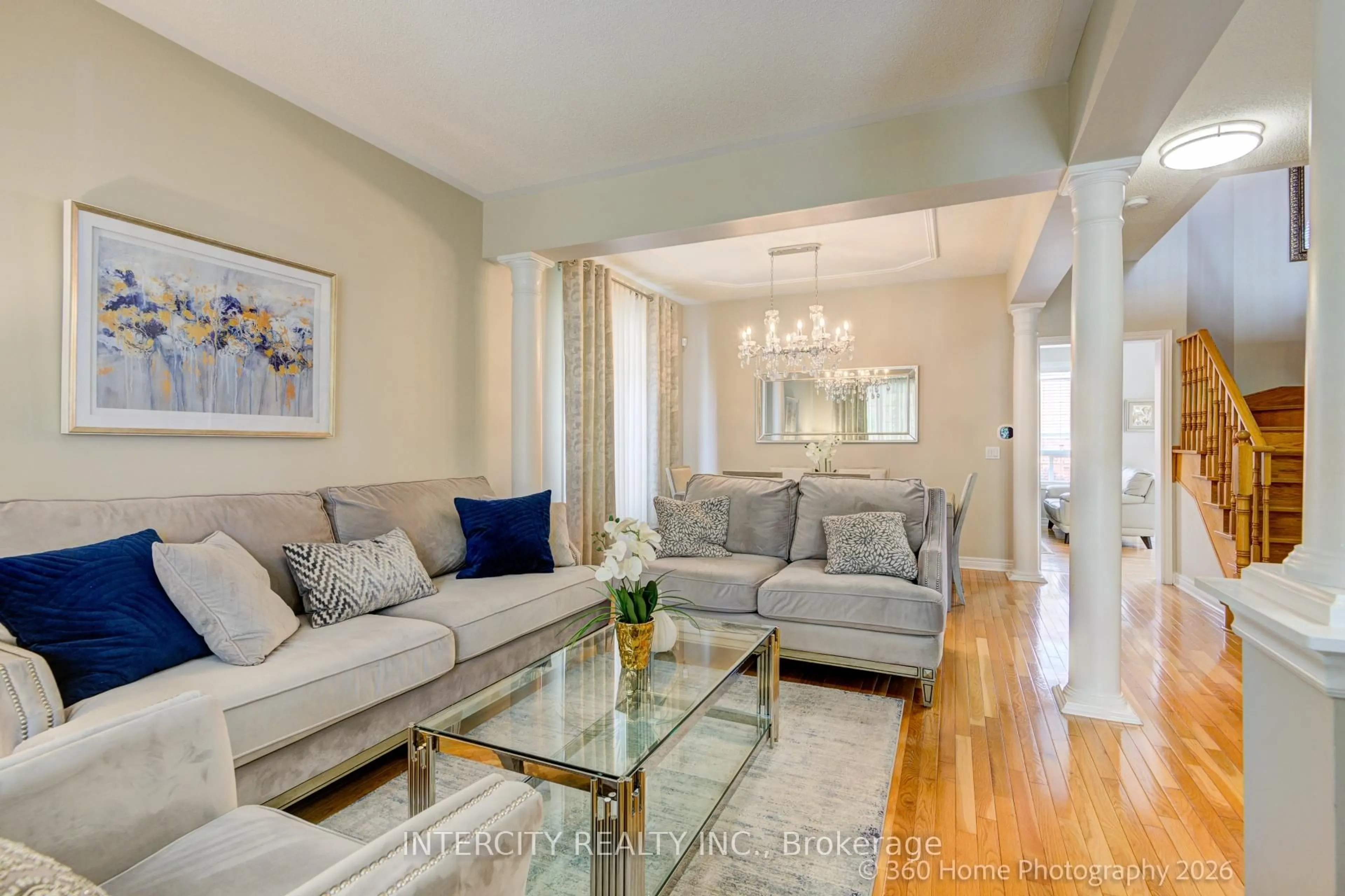 Living room with furniture, unknown for 27 Modesto Cres, Brampton Ontario L6P 1K2