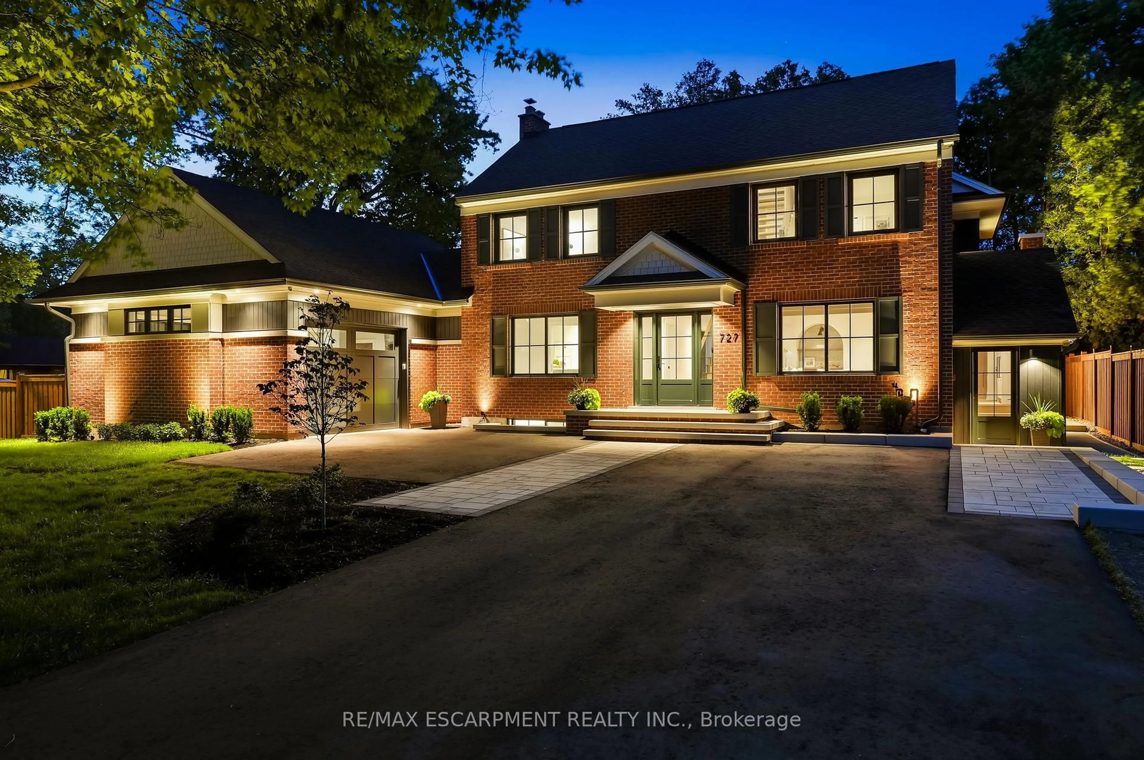 Home with brick exterior material, street for 727 King Rd, Burlington Ontario L7T 3K5