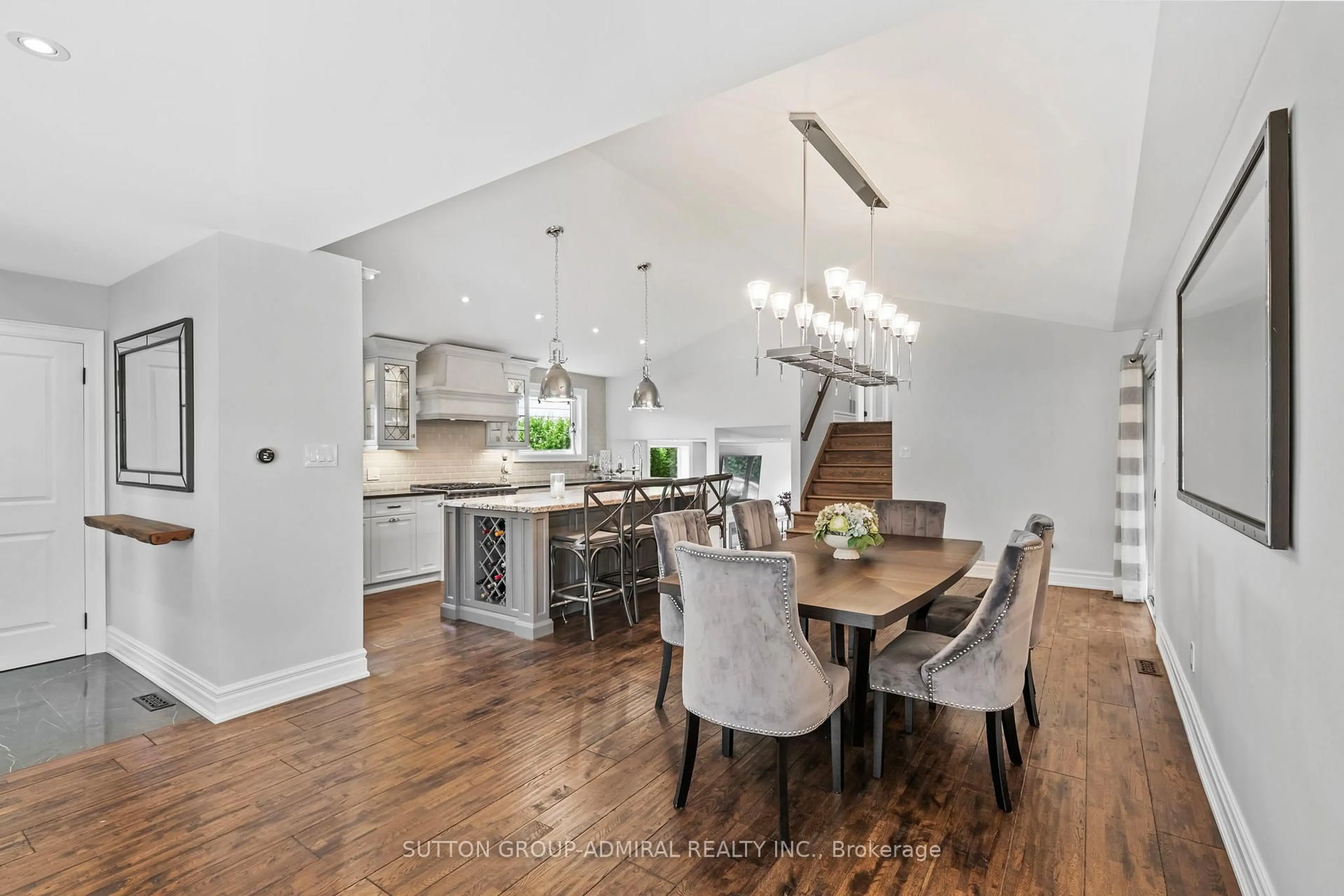 Open concept kitchen, wood/laminate floor for 1281 Landfair Cres, Oakville Ontario L6H 2N5
