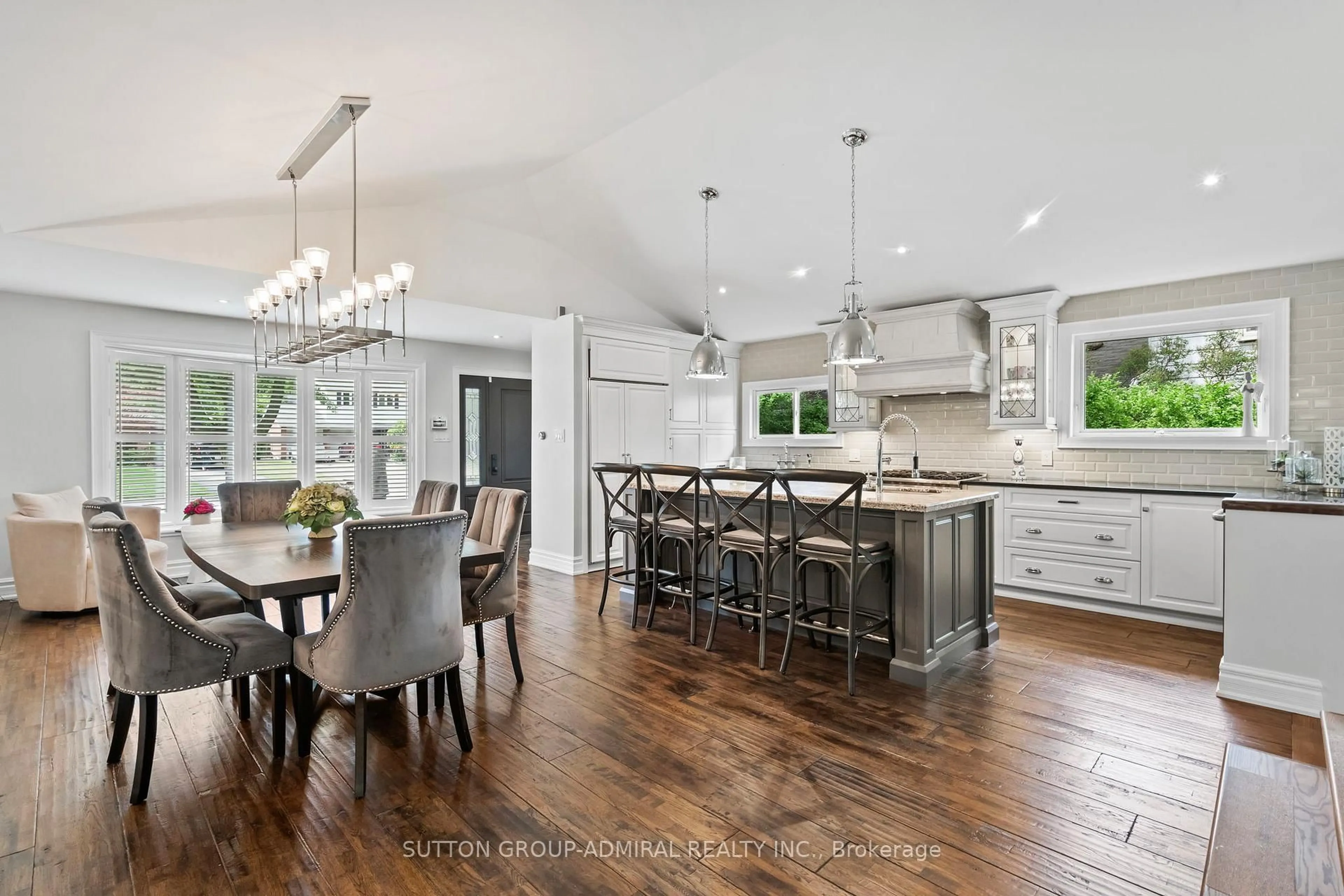 Open concept kitchen, unknown for 1281 Landfair Cres, Oakville Ontario L6H 2N5