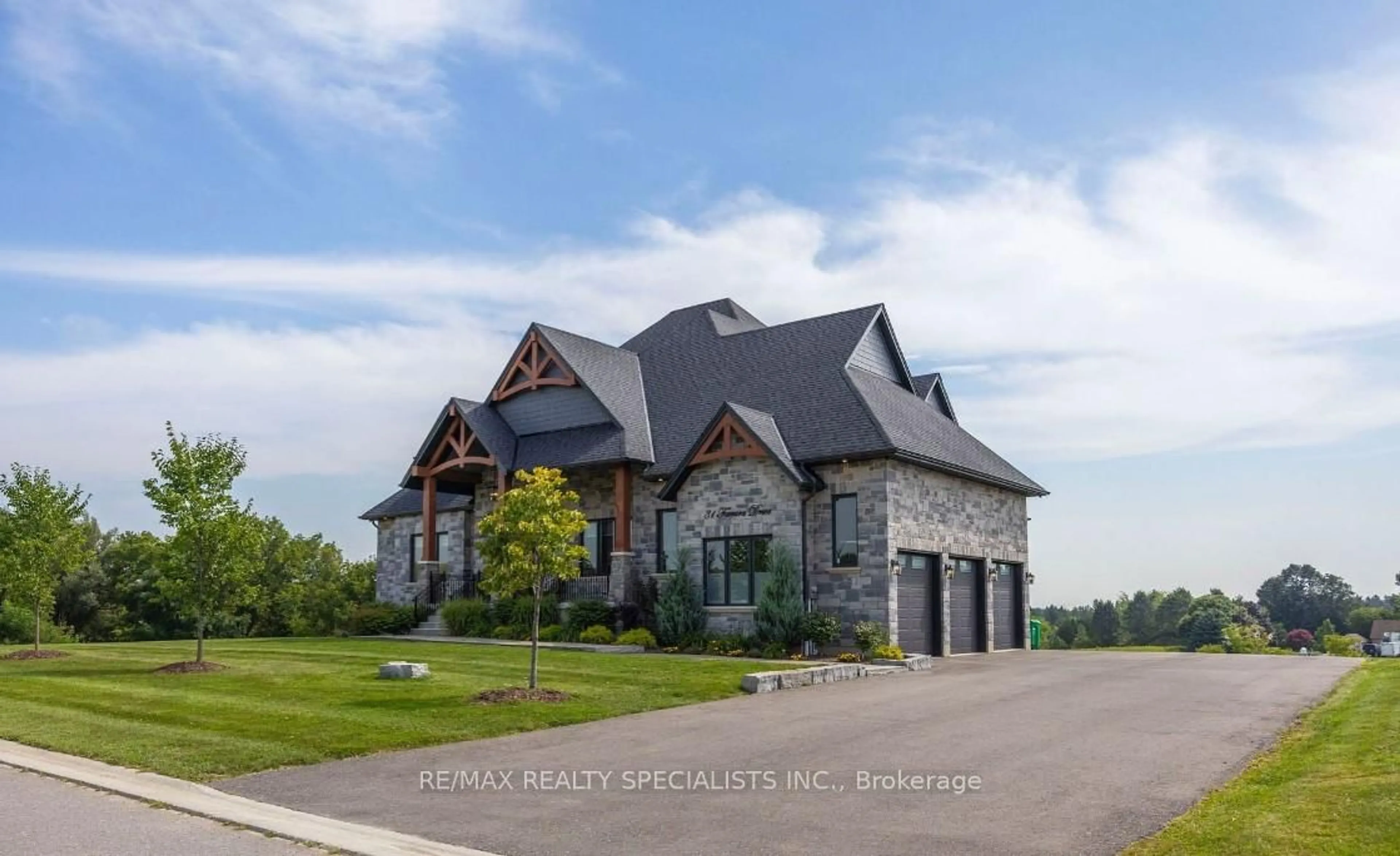 Home with brick exterior material, mountain view for 31 Ferrara Dr, Caledon Ontario L7E 4L5