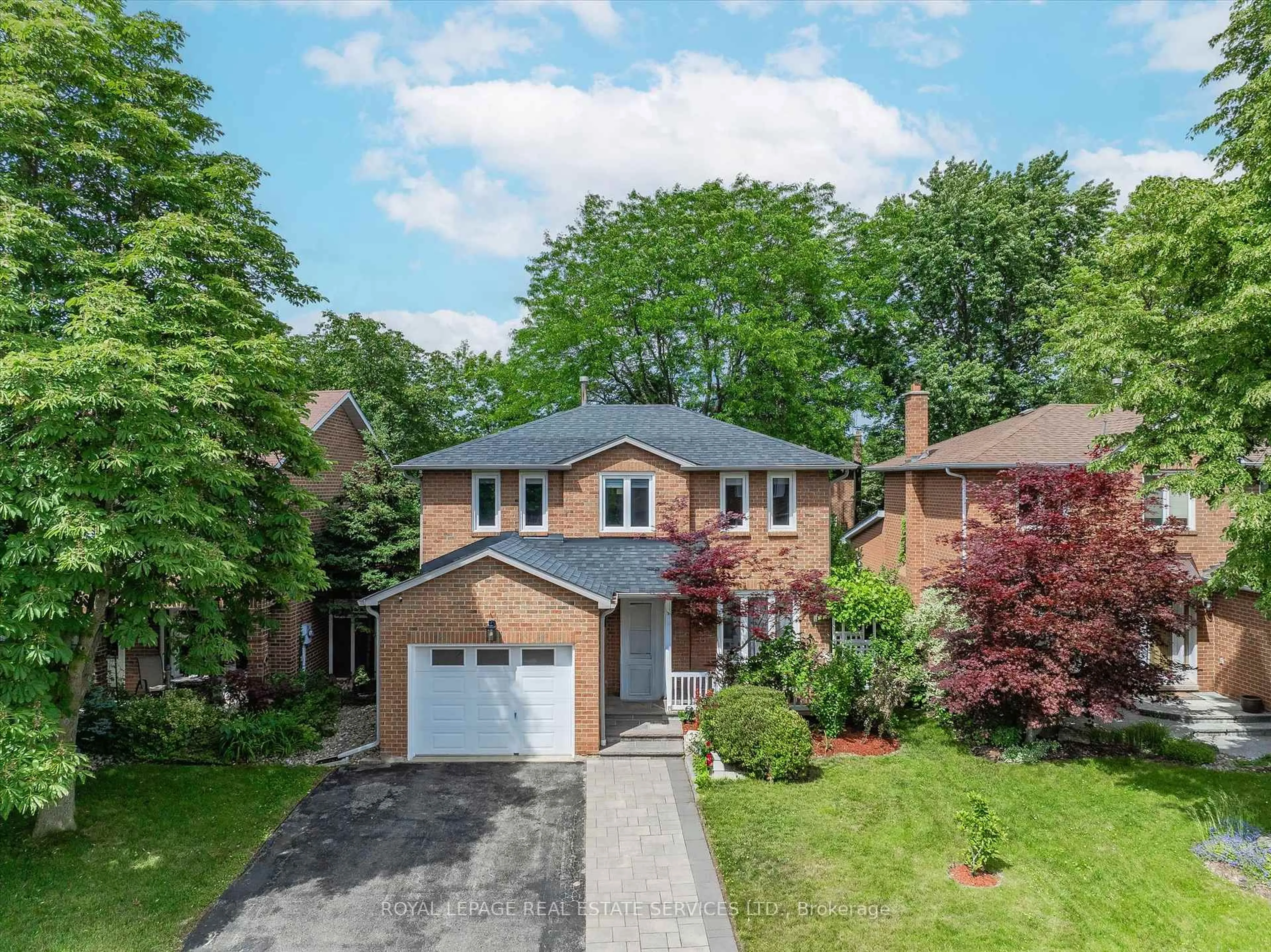 Home with brick exterior material, street for 147 Speyside Dr, Oakville Ontario L6L 5Y1