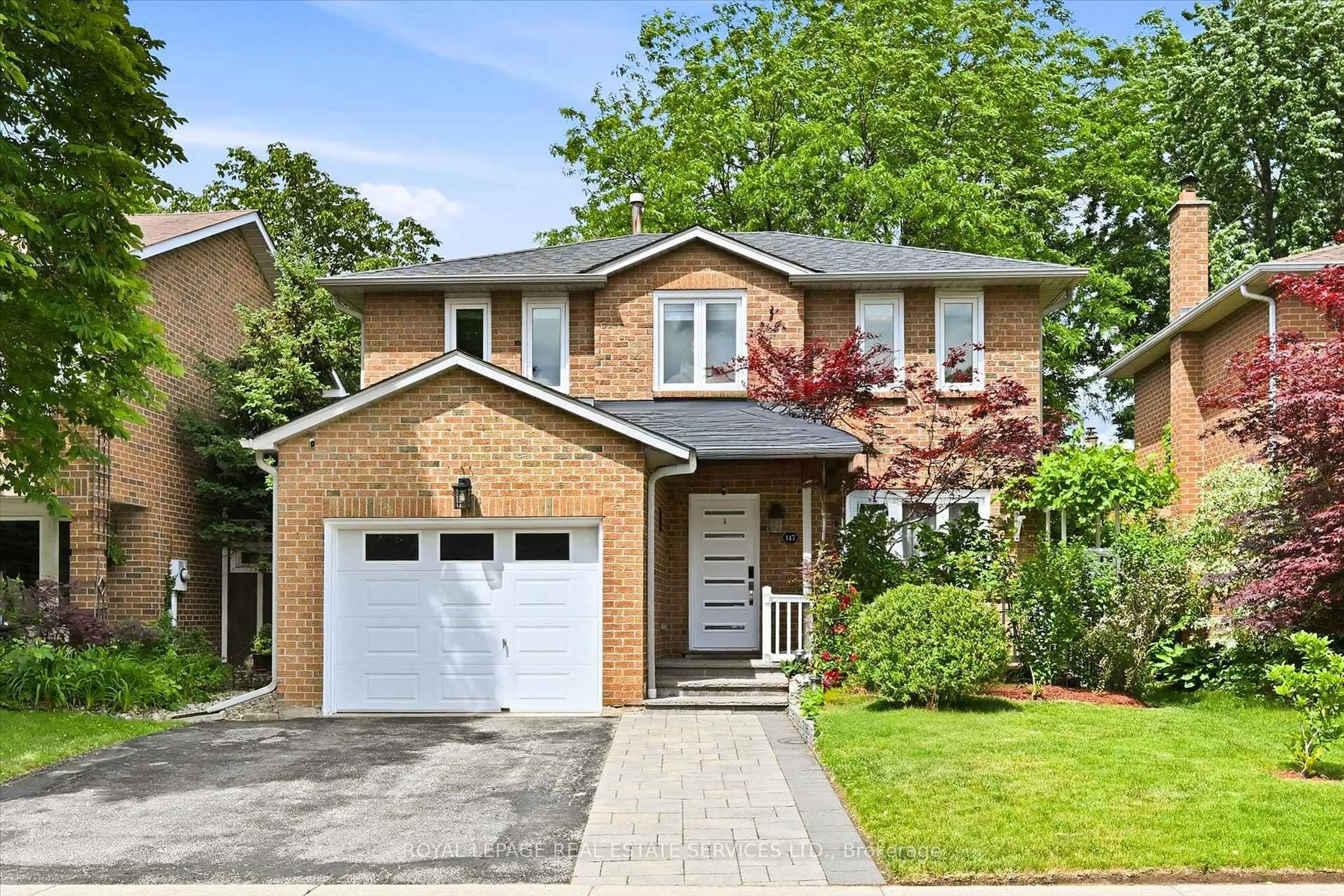 Home with brick exterior material, street for 147 Speyside Dr, Oakville Ontario L6L 5Y1