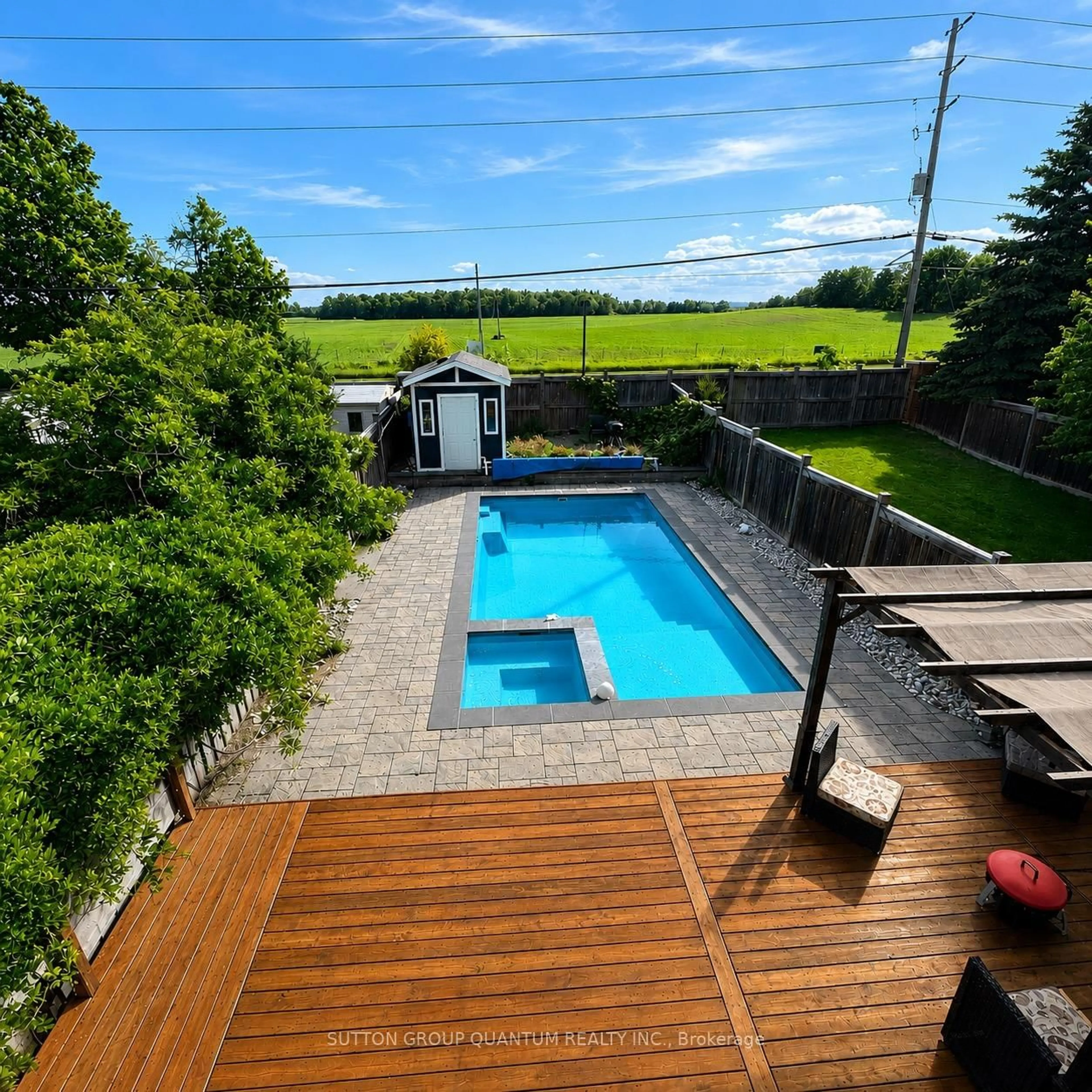 A pic from outside/outdoor area/front of a property/back of a property/a pic from drone, water/lake/river/ocean view for 48 Meadowlark Dr, Halton Hills Ontario L7G 6N5