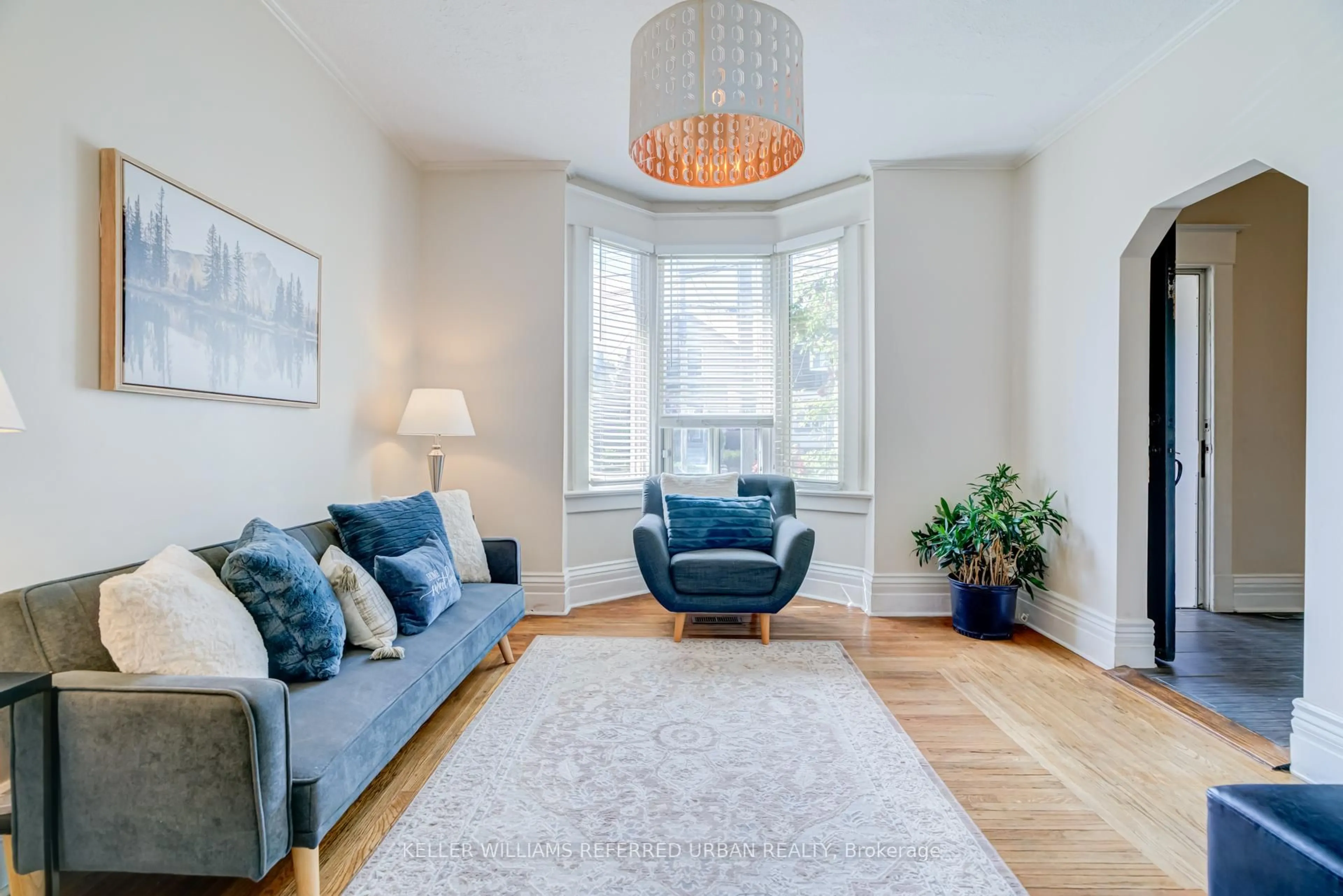 Living room with furniture, unknown for 26 Rutherford Ave, Toronto Ontario M6M 2C6