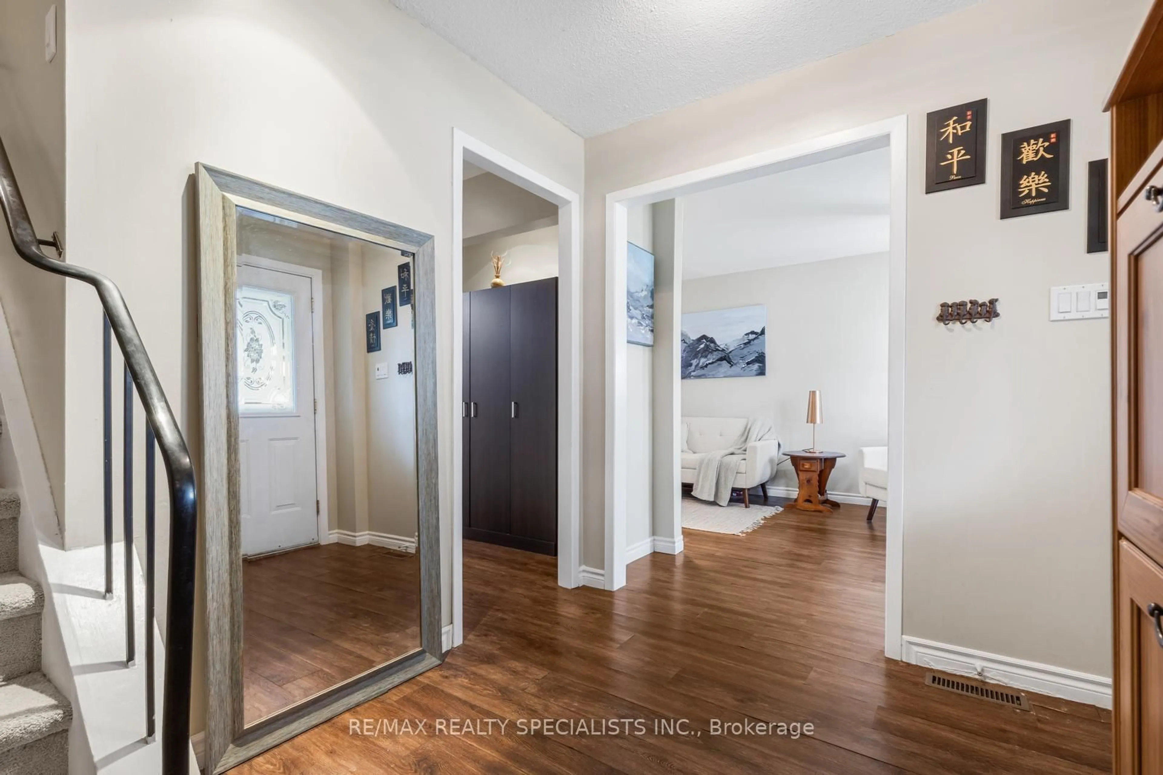 Indoor entryway for 6650 Falconer Dr #49, Mississauga Ontario L5N 1B5