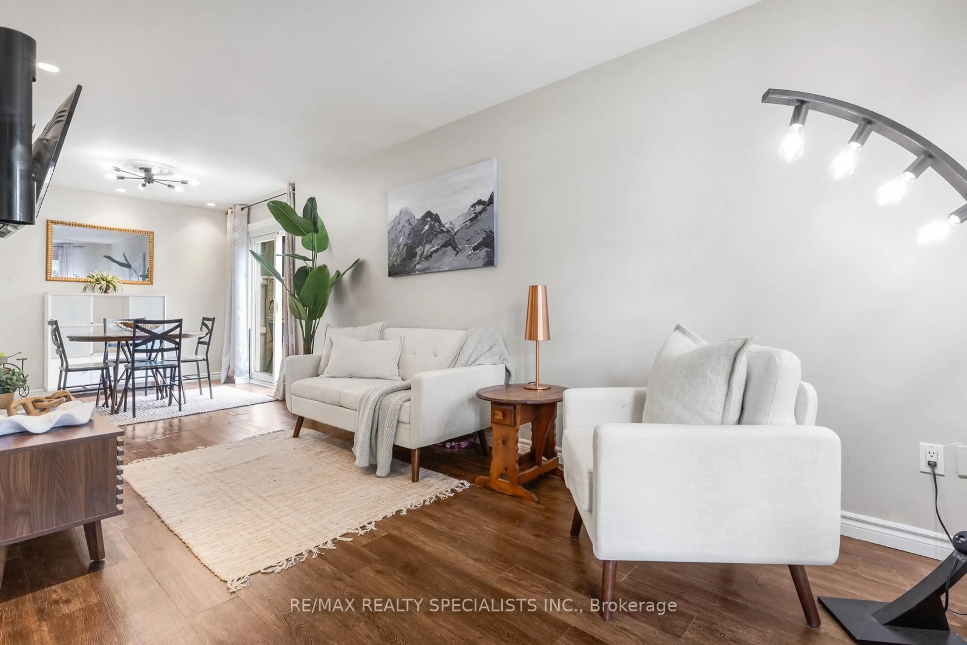 Living room with furniture, unknown for 6650 Falconer Dr #49, Mississauga Ontario L5N 1B5