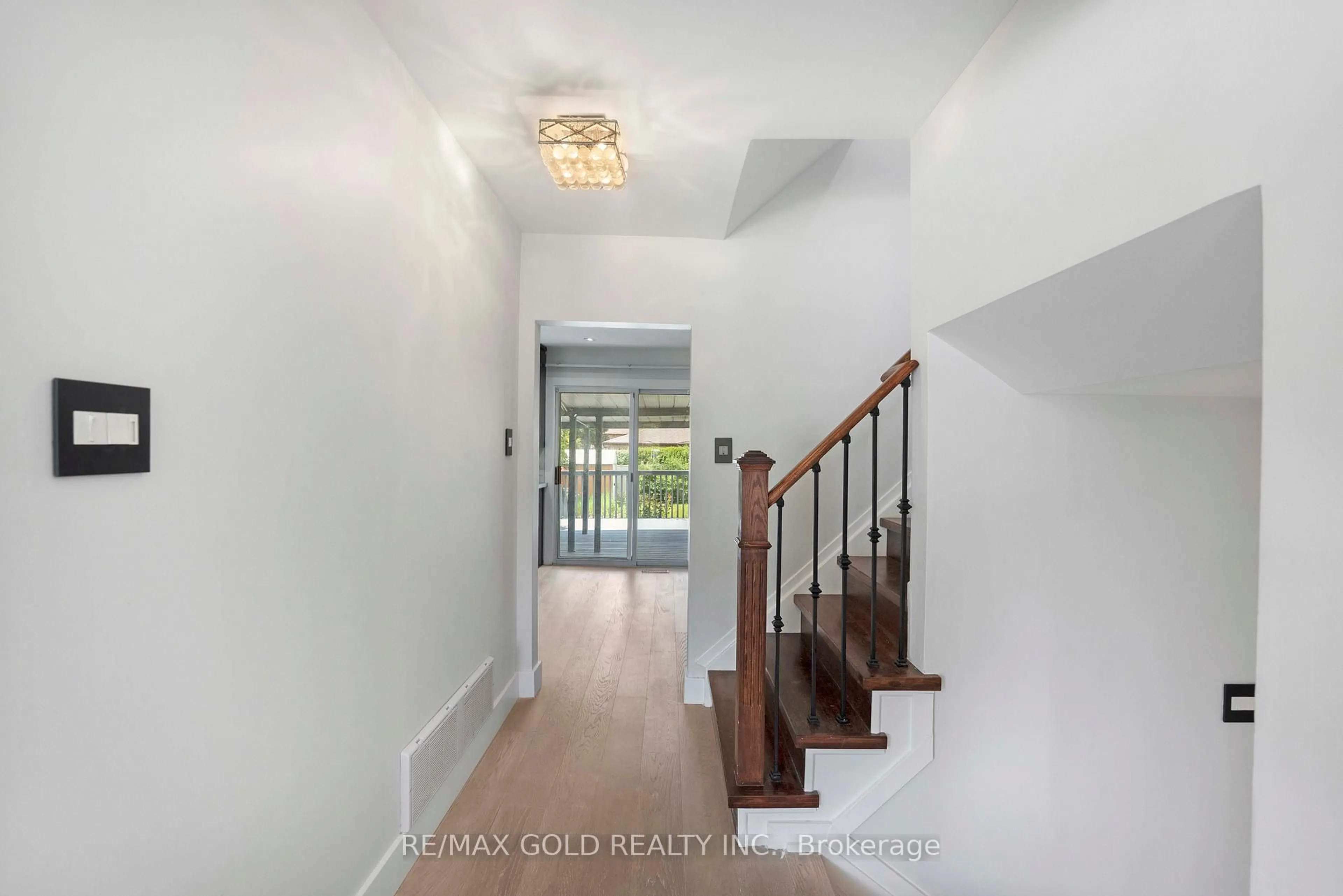 Indoor foyer for 41 Brookland Dr, Brampton Ontario L6T 2M6
