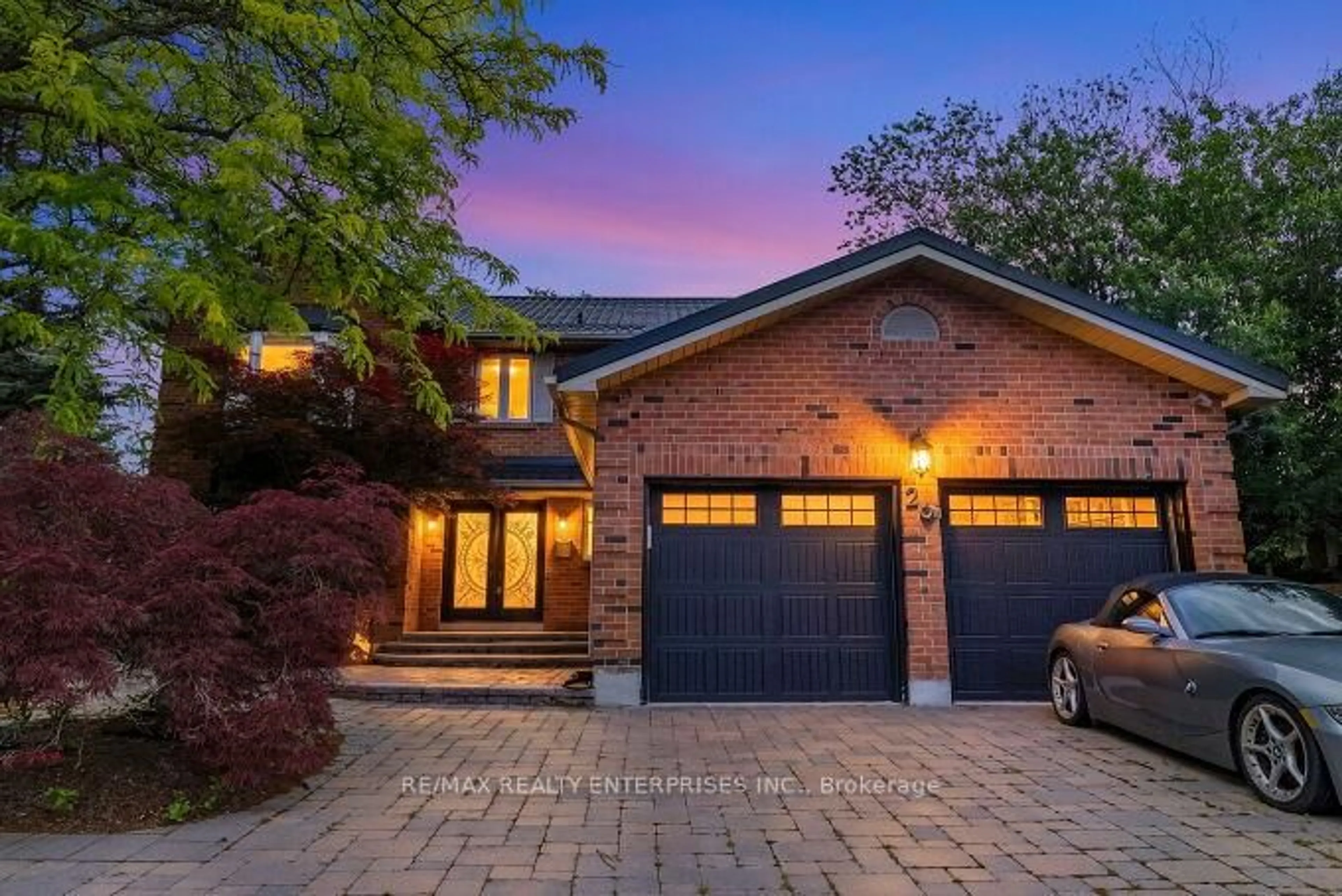 Home with brick exterior material, street for 26 Oakridge Crt, Brampton Ontario L6Z 2A4