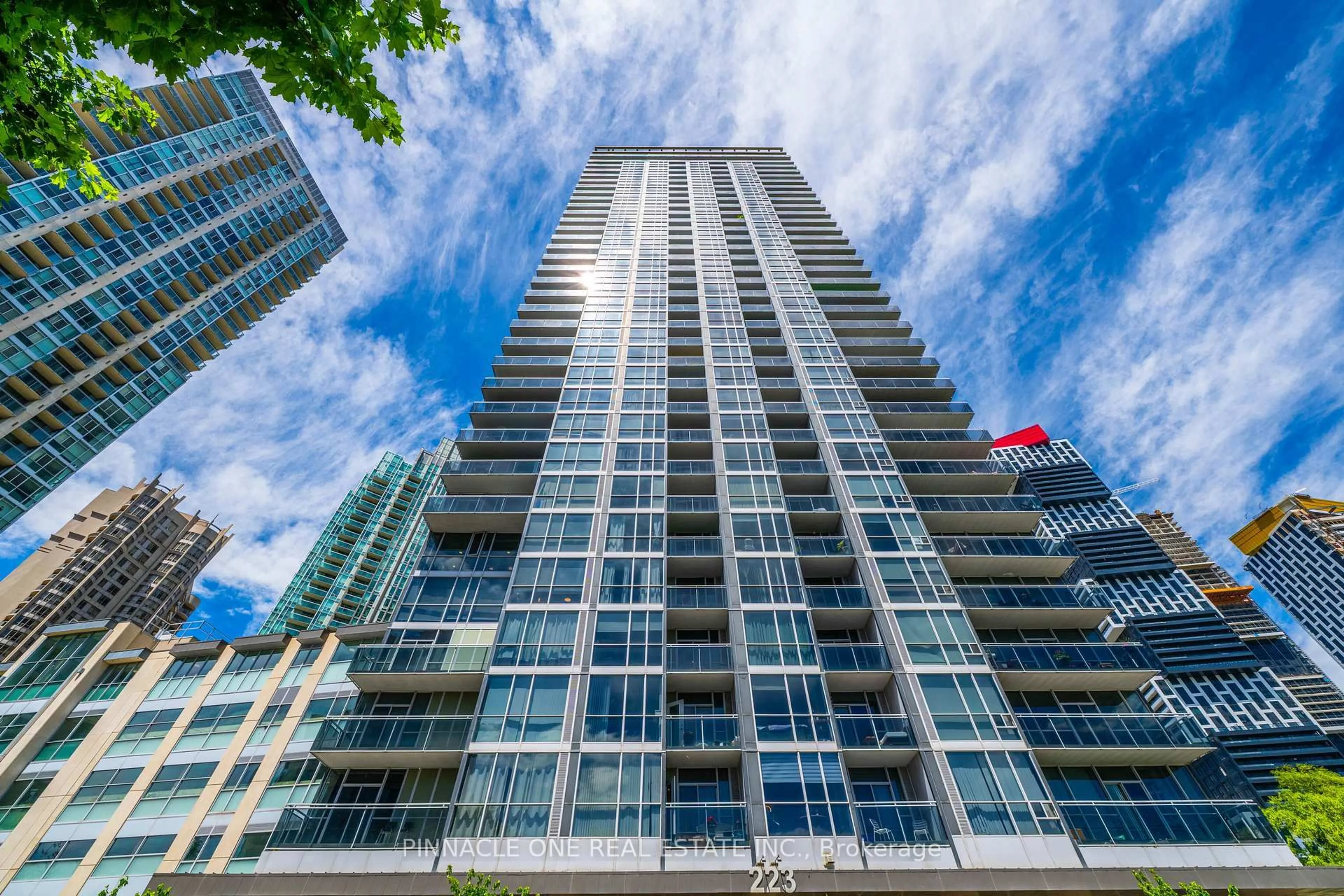 Unknown for 223 Webb Dr #1712, Mississauga Ontario L5B 0E8