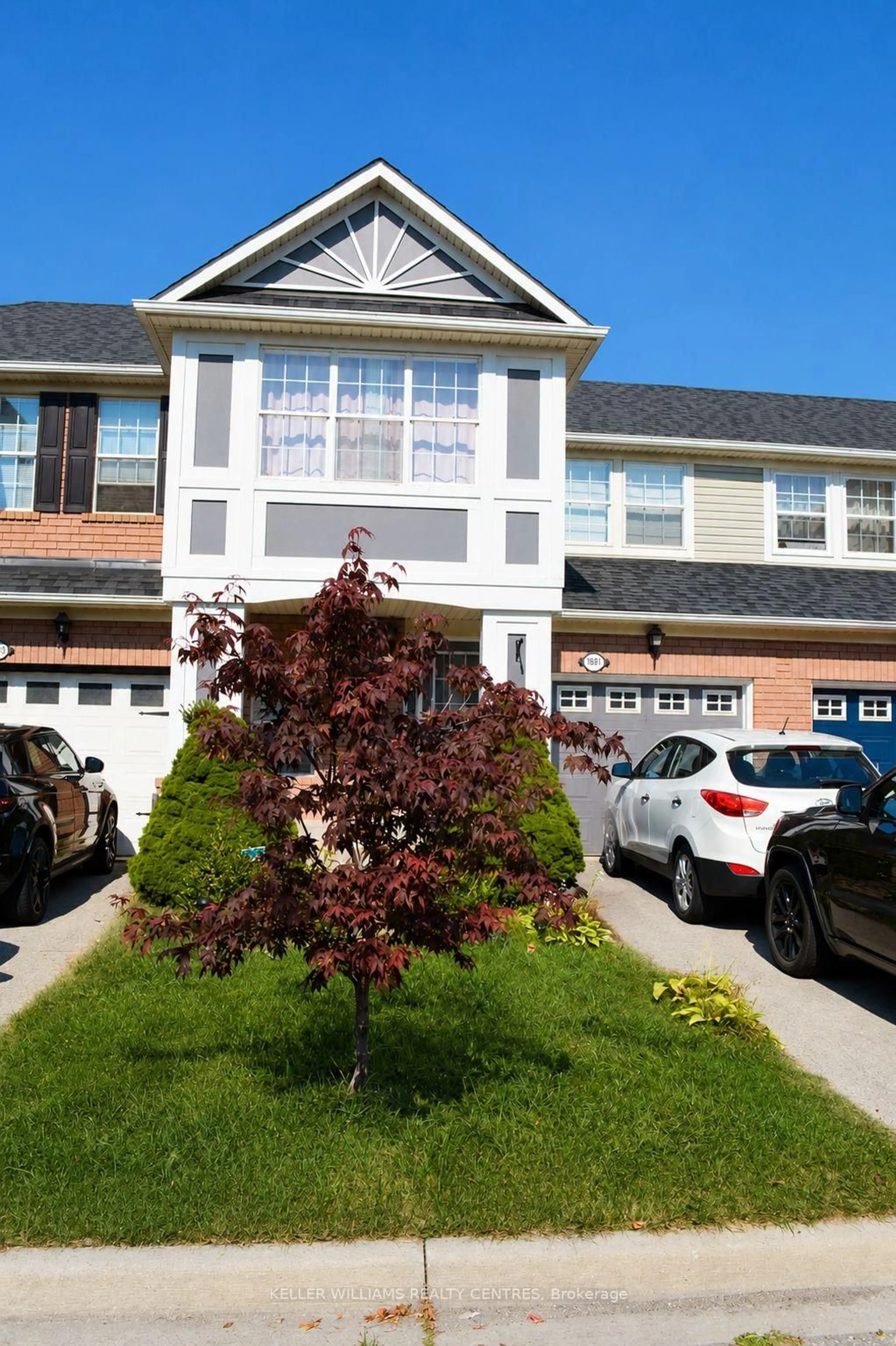 Home with vinyl exterior material, street for 1681 Stover Cres, Milton Ontario L9T 5N3
