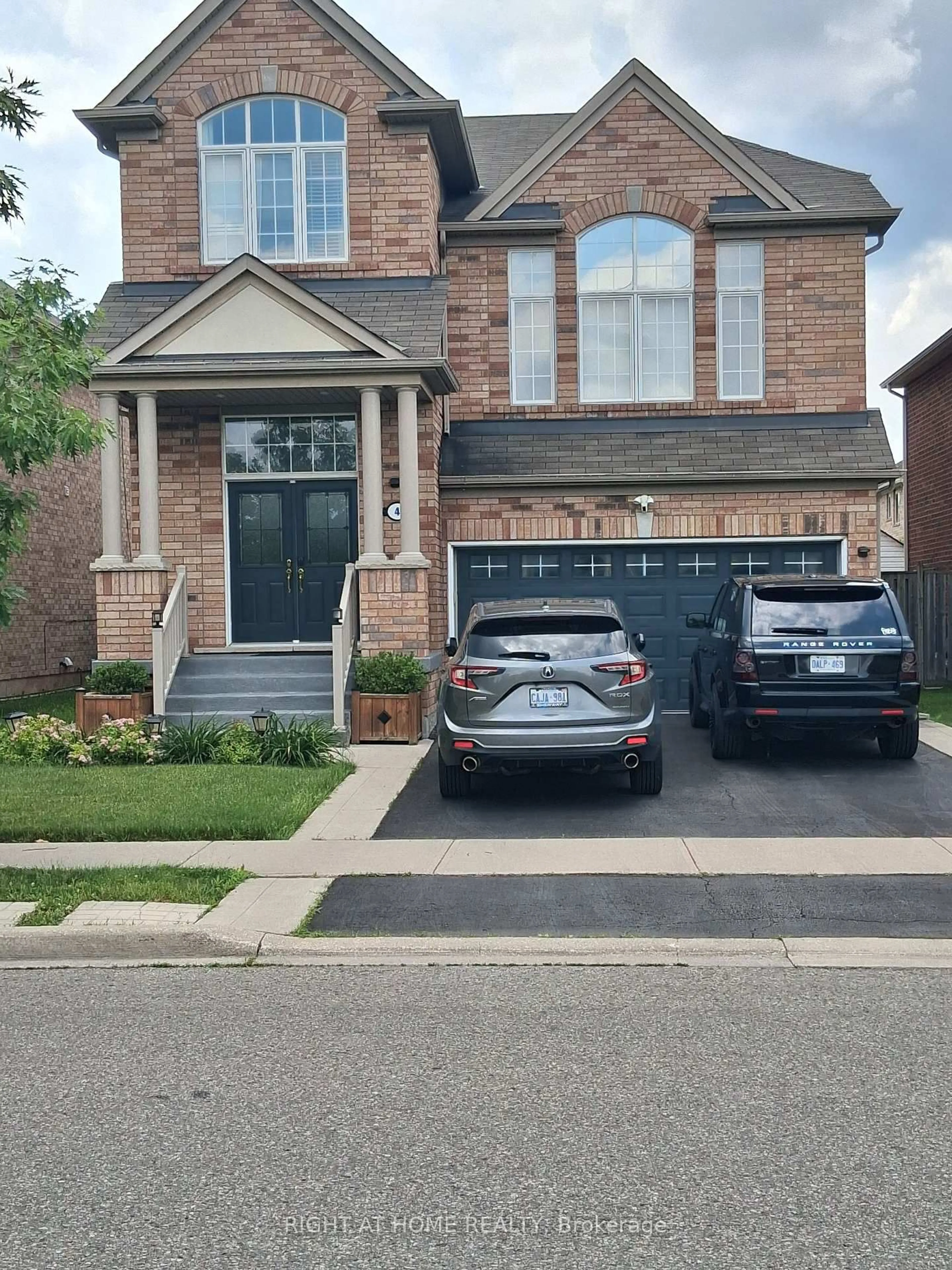 Home with brick exterior material, street for 4 Dencor St, Brampton Ontario L6X 0M1