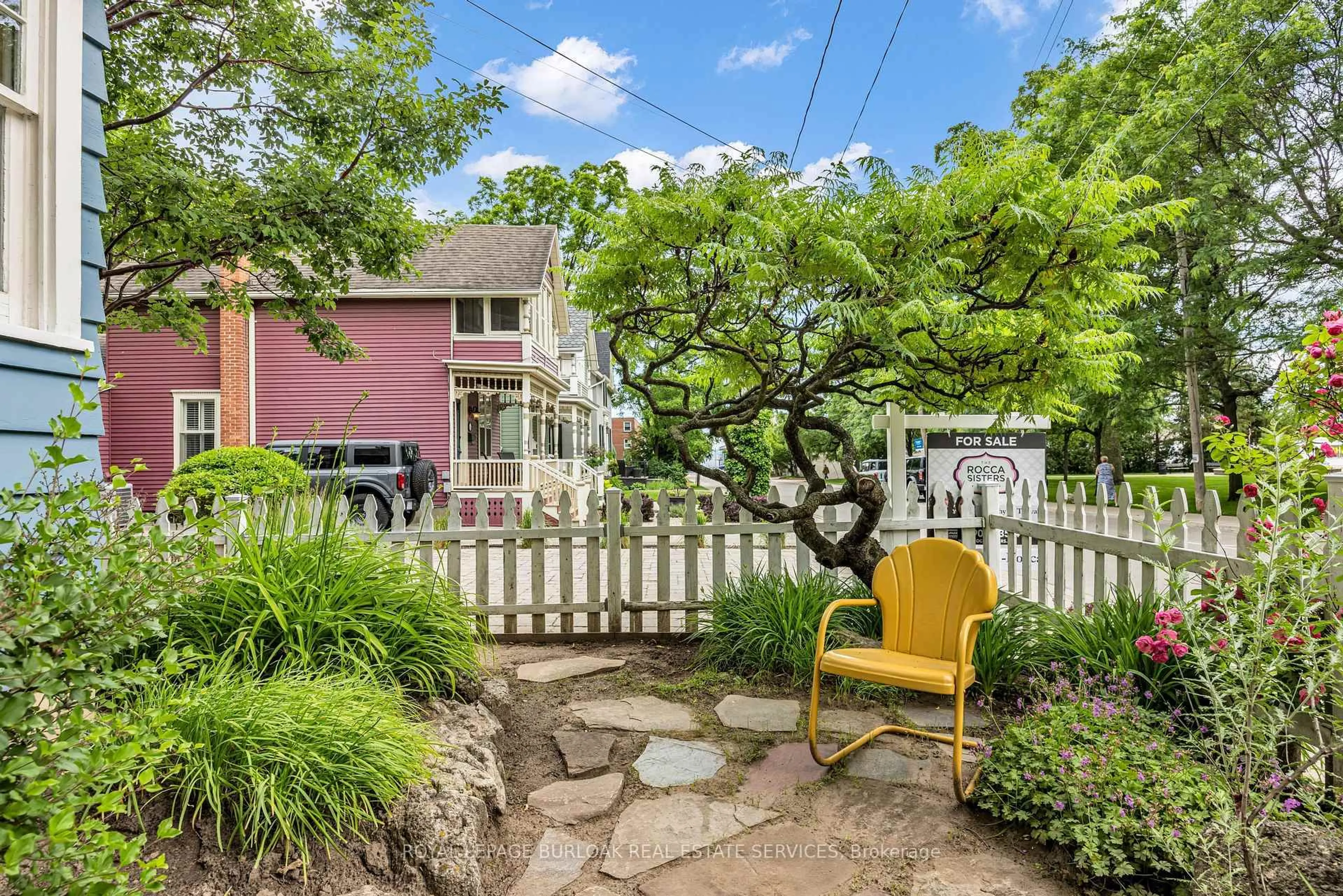Patio, street for 455 Nelson Ave, Burlington Ontario L7S 1N3