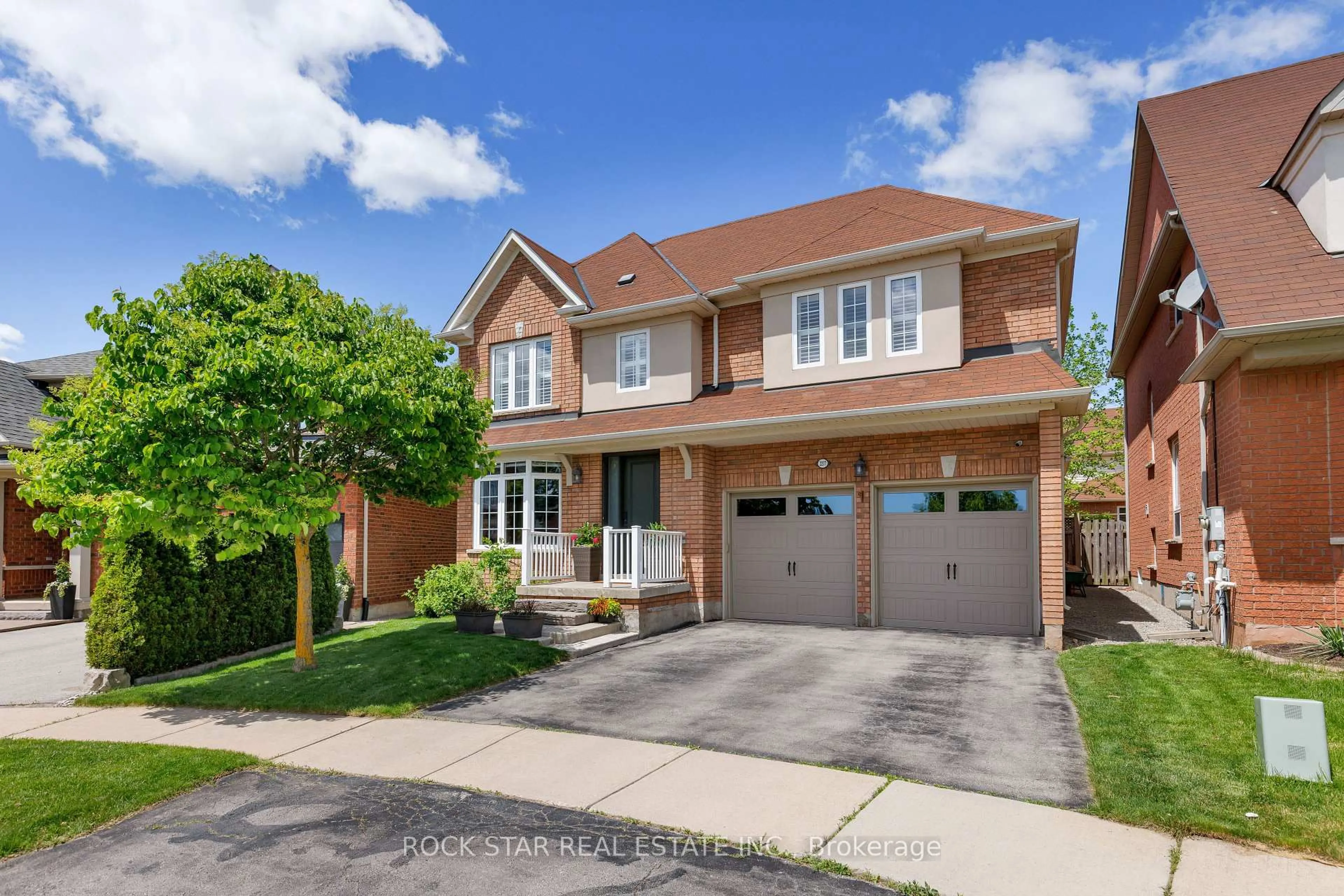 Home with brick exterior material, street for 2277 Blue Oak Circ, Oakville Ontario L6M 5J4