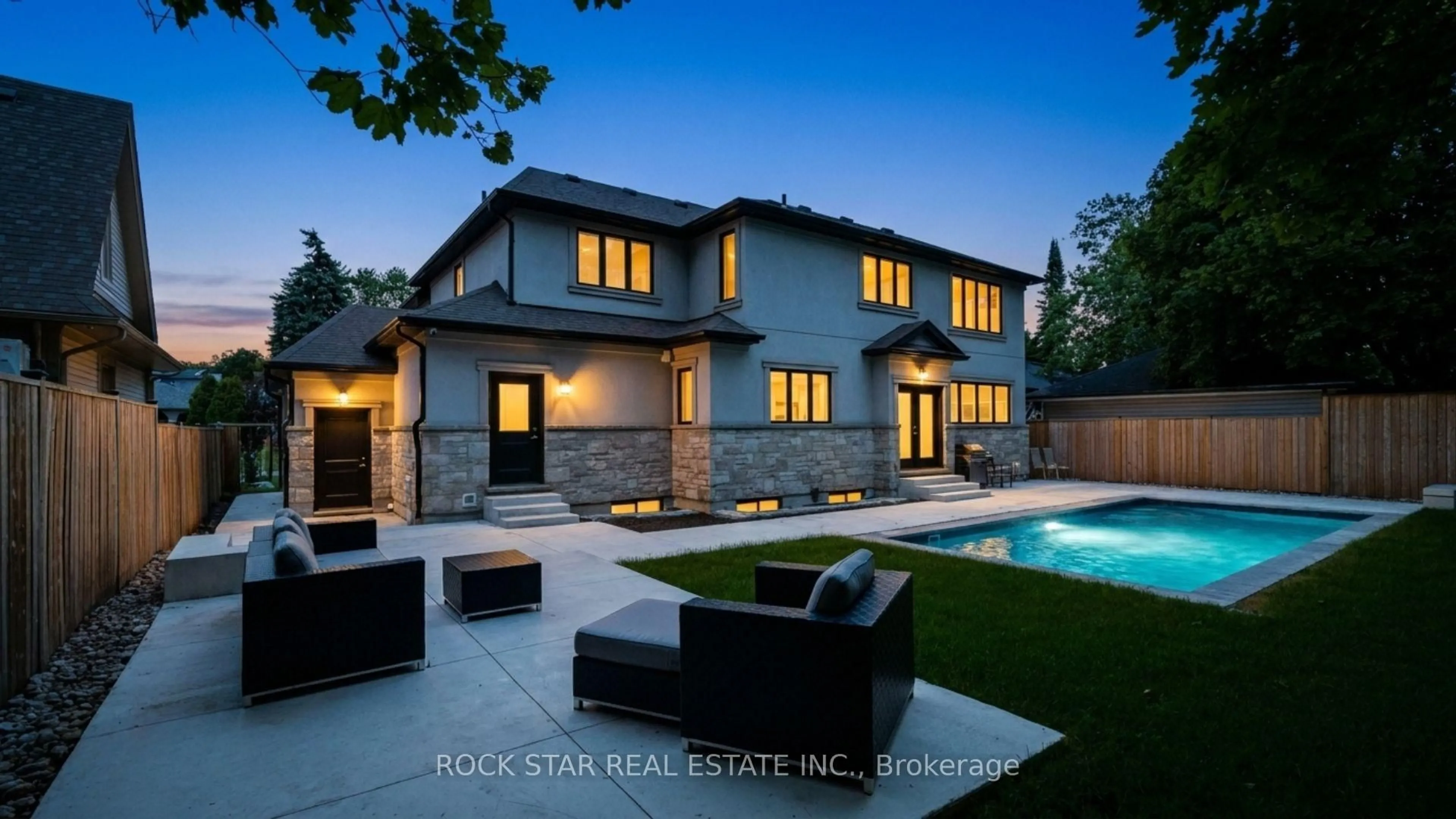 Home with brick exterior material, water/lake/river/ocean view for 540 Weir Ave, Oakville Ontario L6L 4X4