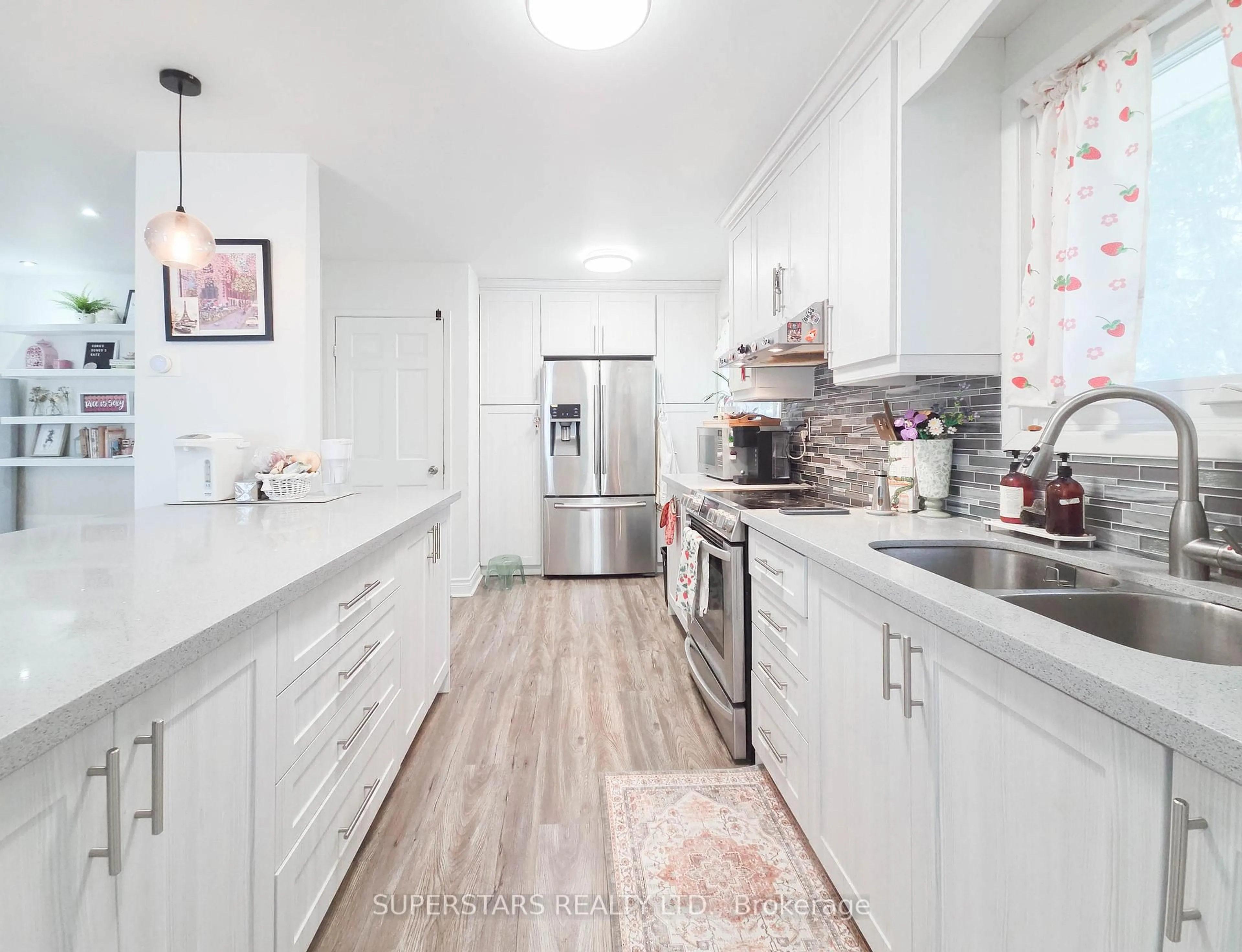 Open concept kitchen, unknown for 7553 Wildfern Dr, Mississauga Ontario L4T 3P7