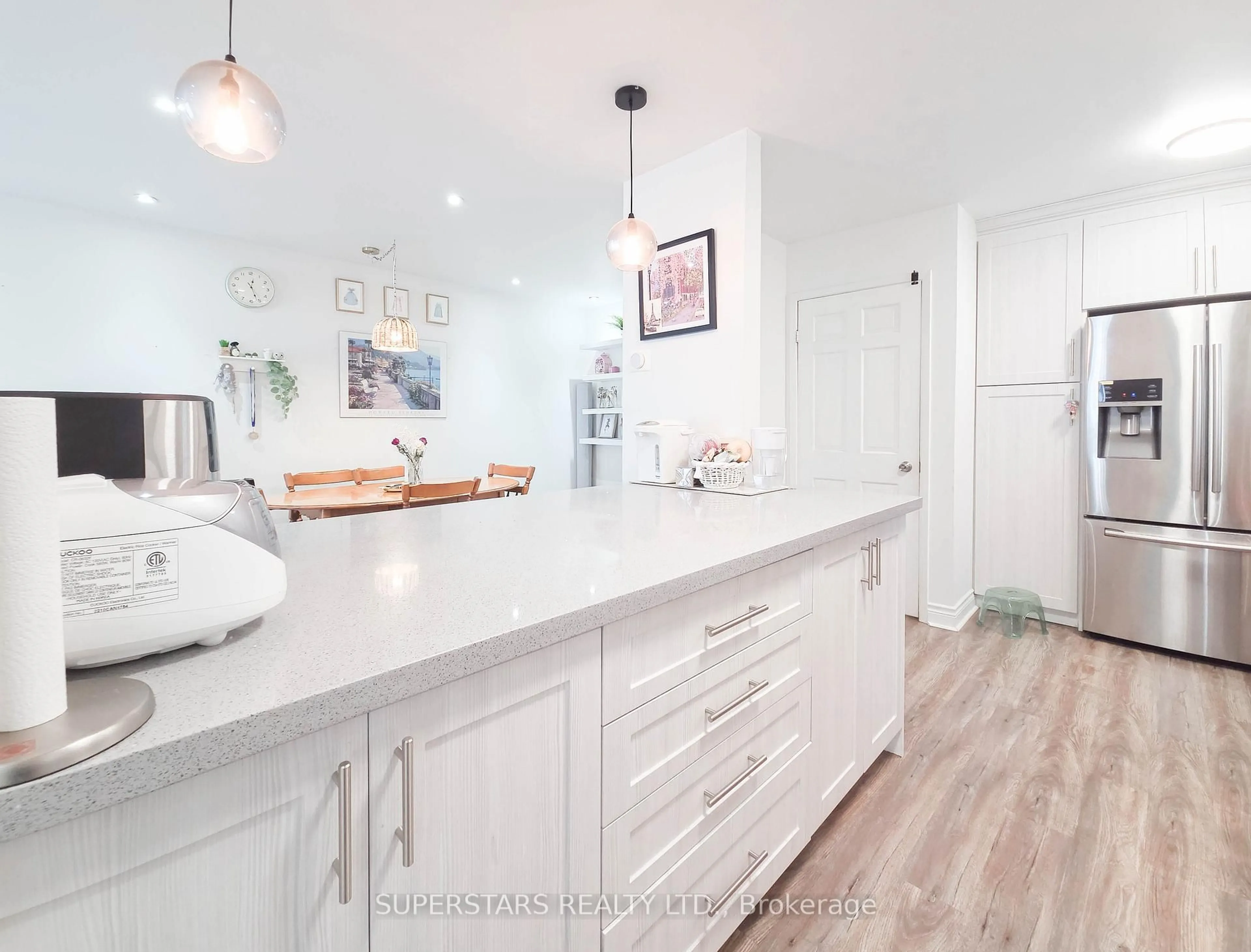 Open concept kitchen, unknown for 7553 Wildfern Dr, Mississauga Ontario L4T 3P7