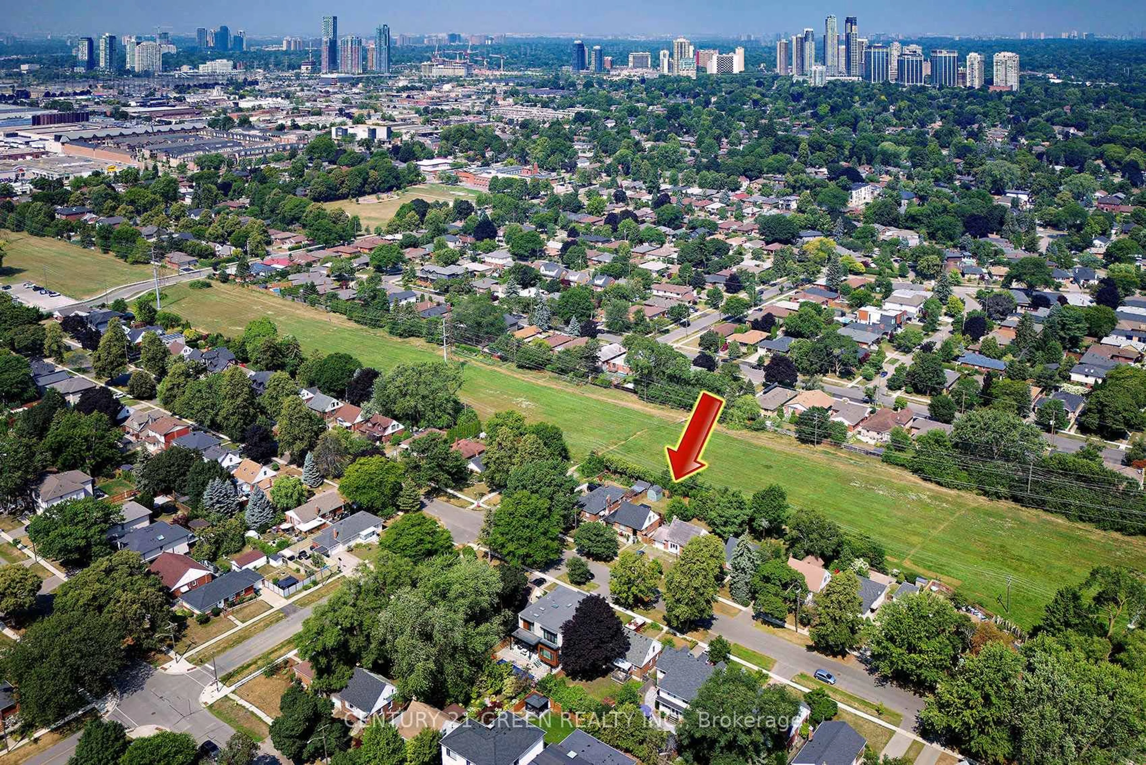 A pic from outside/outdoor area/front of a property/back of a property/a pic from drone, unknown for 32 Castlebar Rd, Toronto Ontario M8Z 2J5