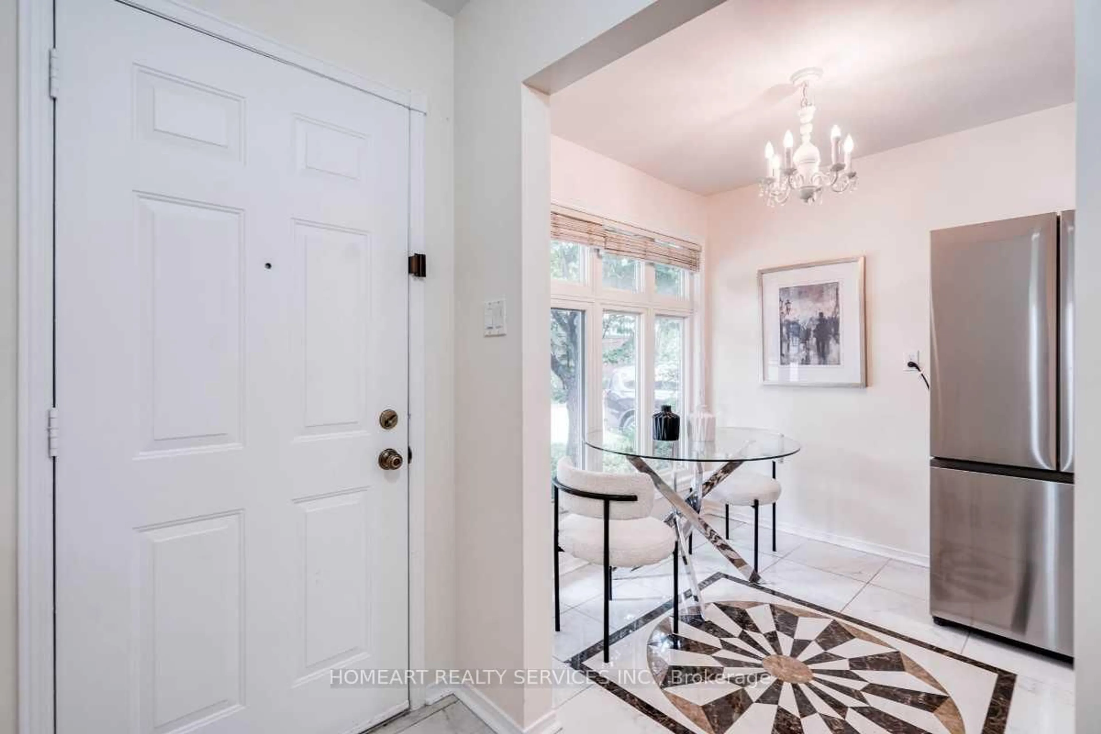 Indoor entryway for 3050 Orleans Rd #48, Mississauga Ontario L5L 5P7