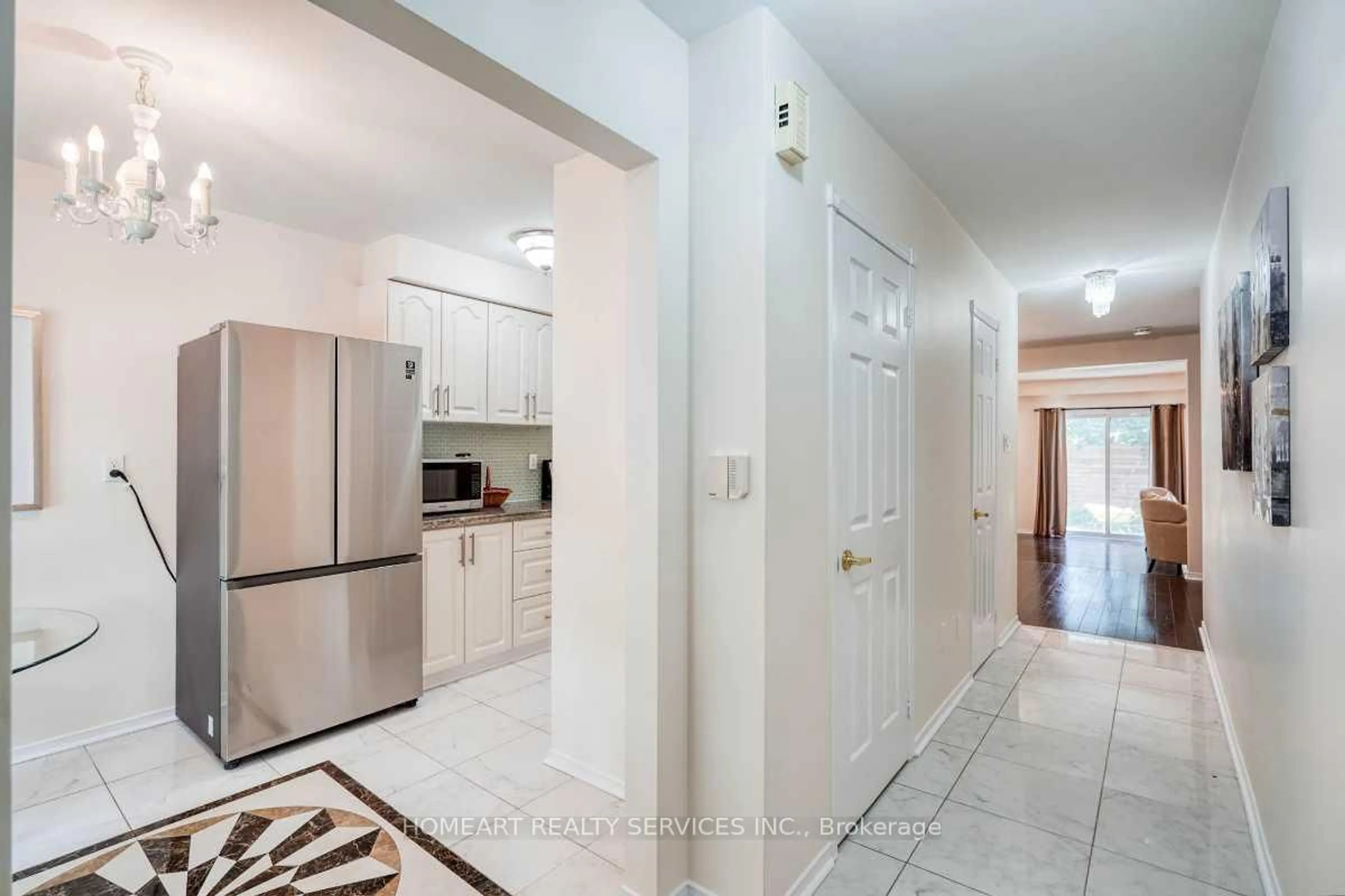 Indoor entryway for 3050 Orleans Rd #48, Mississauga Ontario L5L 5P7