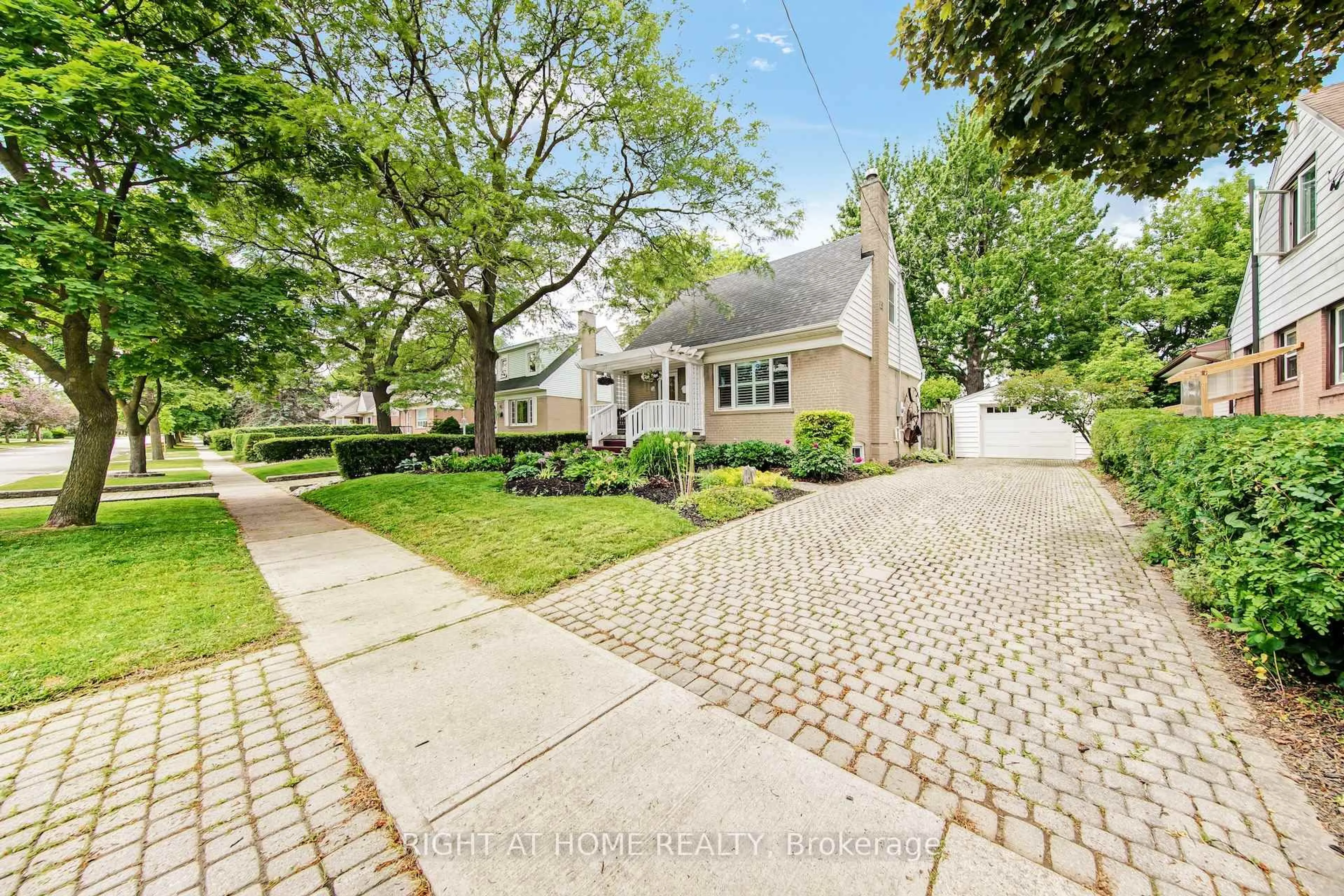 A pic from outside/outdoor area/front of a property/back of a property/a pic from drone, street for 74 MCCAUL St, Brampton Ontario L6V 1J3