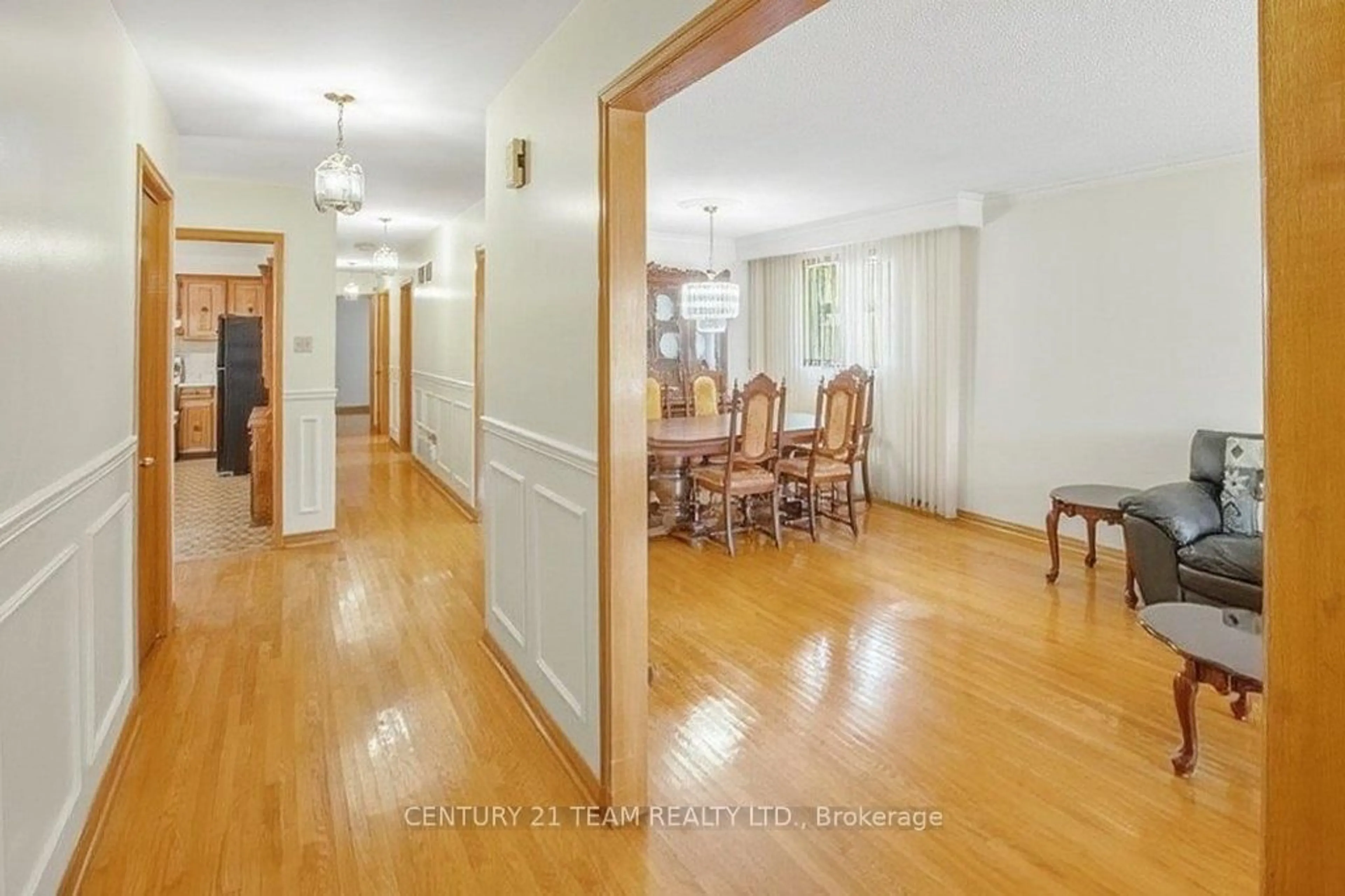 Indoor foyer for 4131 Woodington Dr, Mississauga Ontario L4Z 1K2