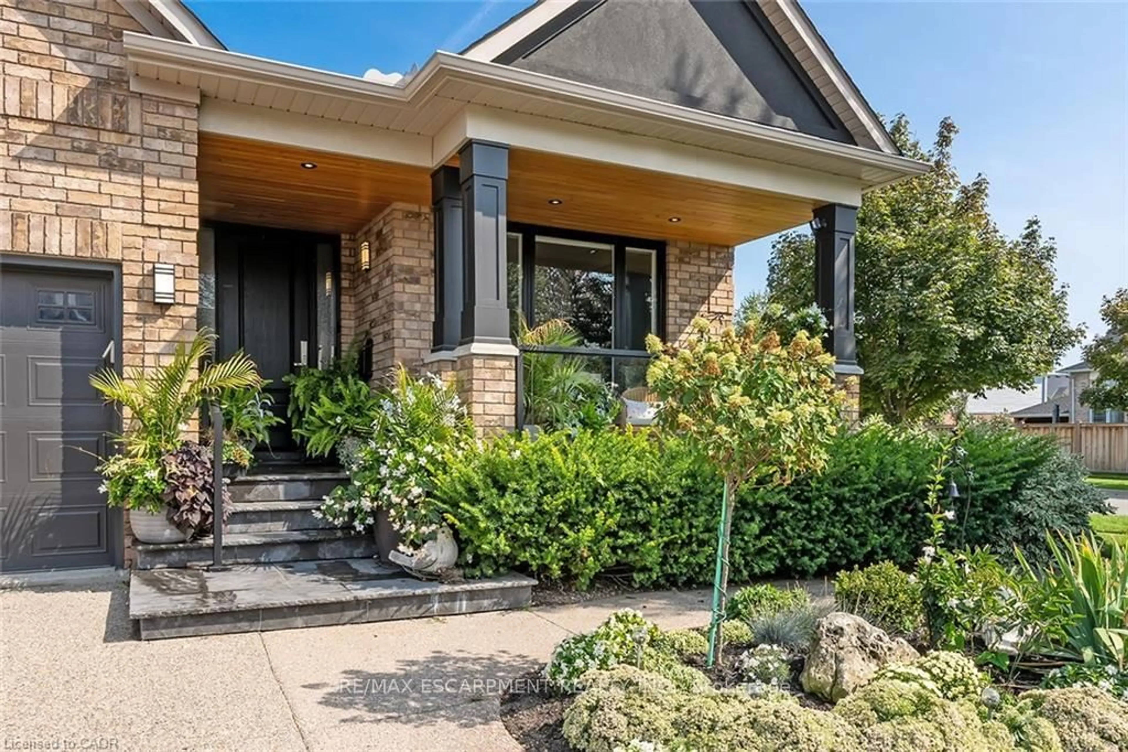 Home with brick exterior material, street for 4252 Sarazen Dr, Burlington Ontario L7M 4Z2