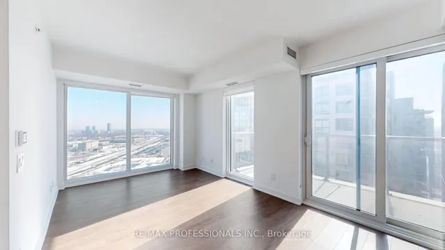 30 Samuel Wood Way #2410, Toronto 2