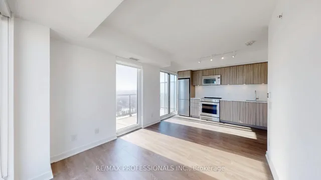 30 Samuel Wood Way #2410, Toronto 4
