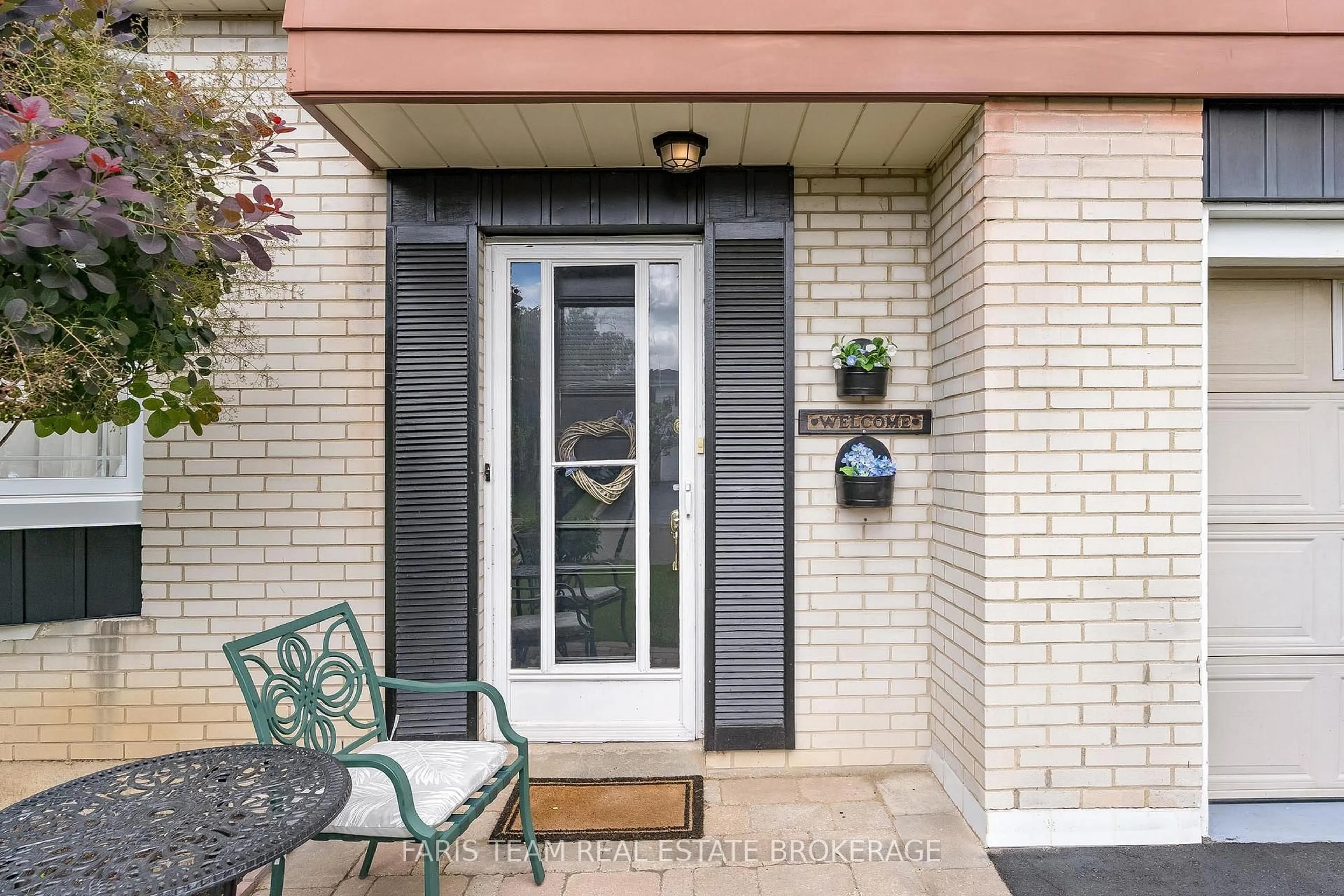 Unknown for 28 Bromley Cres, Brampton Ontario L6T 1Z1