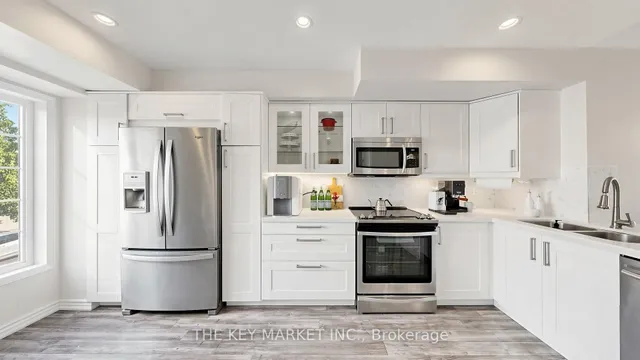 435 ENGLISH ROSE Lane #14, Oakville 5